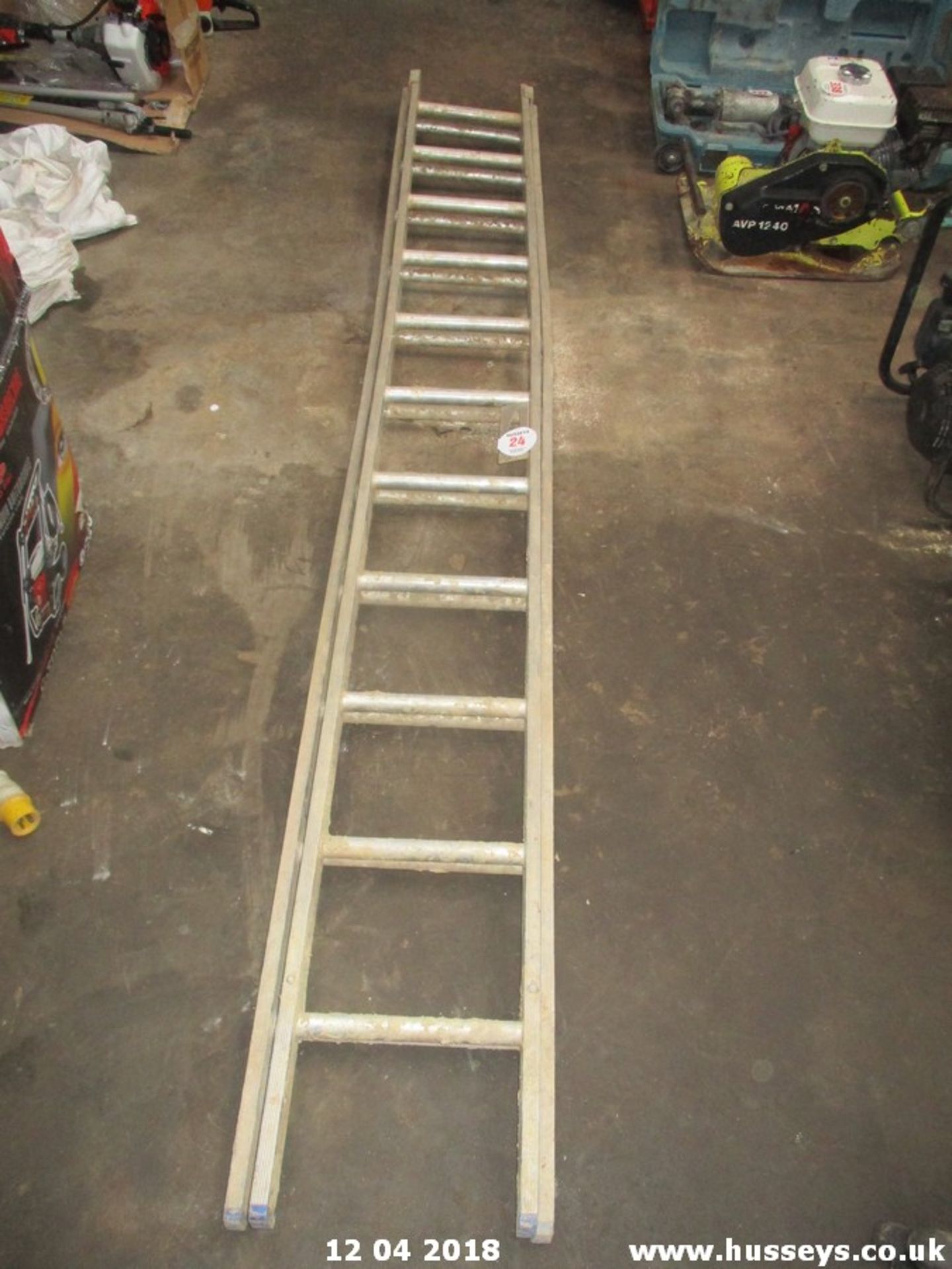 DBL EXTENDING LADDER