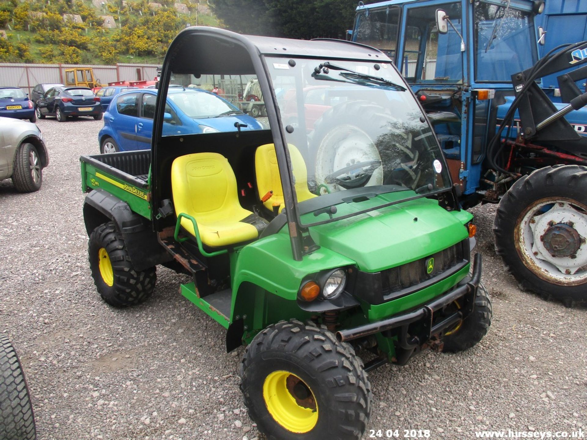 JOHN DEERE GATOR STARTS RUNS DRIVES, KEY - Image 2 of 3