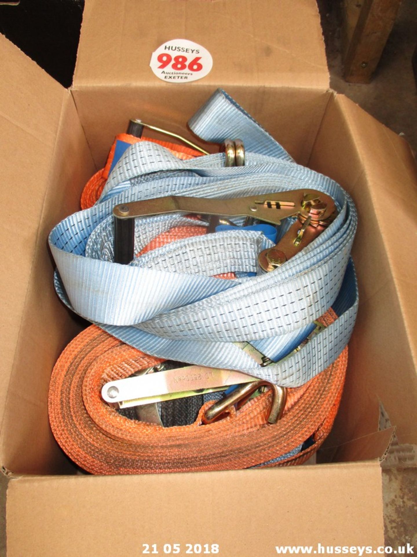 BOX OF RATCHET STRAPS