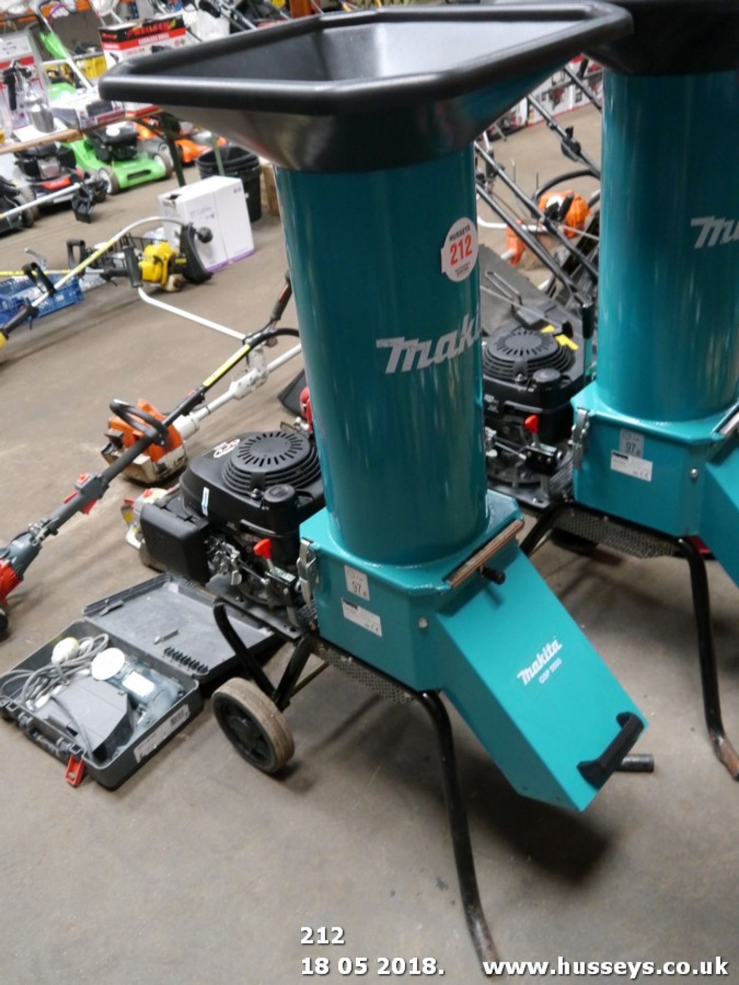 MAKITA SHREDDER