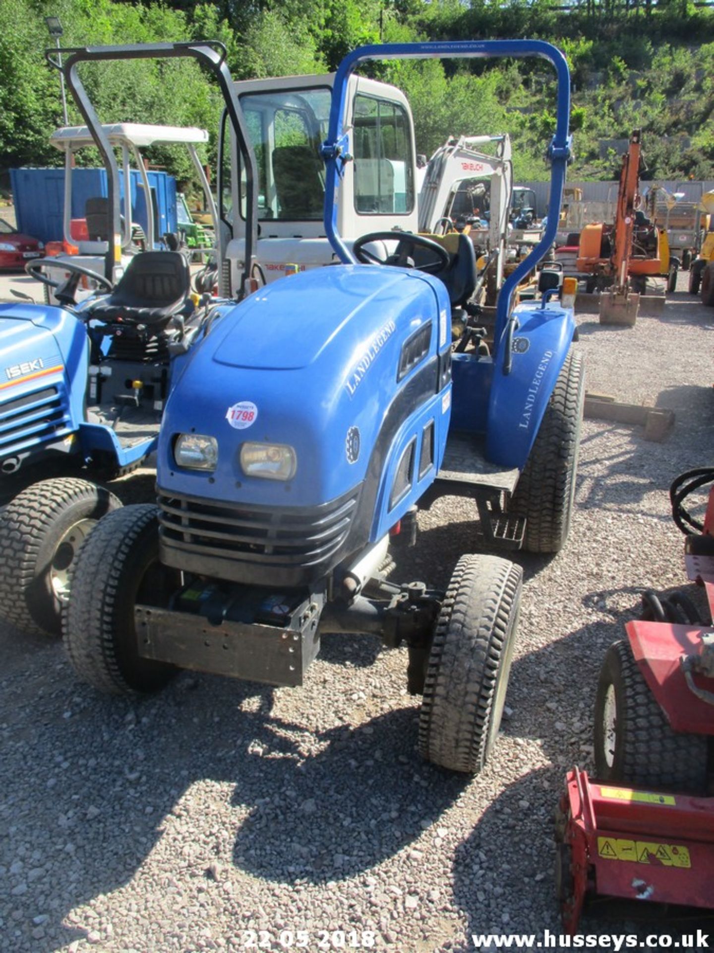 LAND LEGEND COMPACT TRACTOR 662HRS STARTS RUNS DRIVES