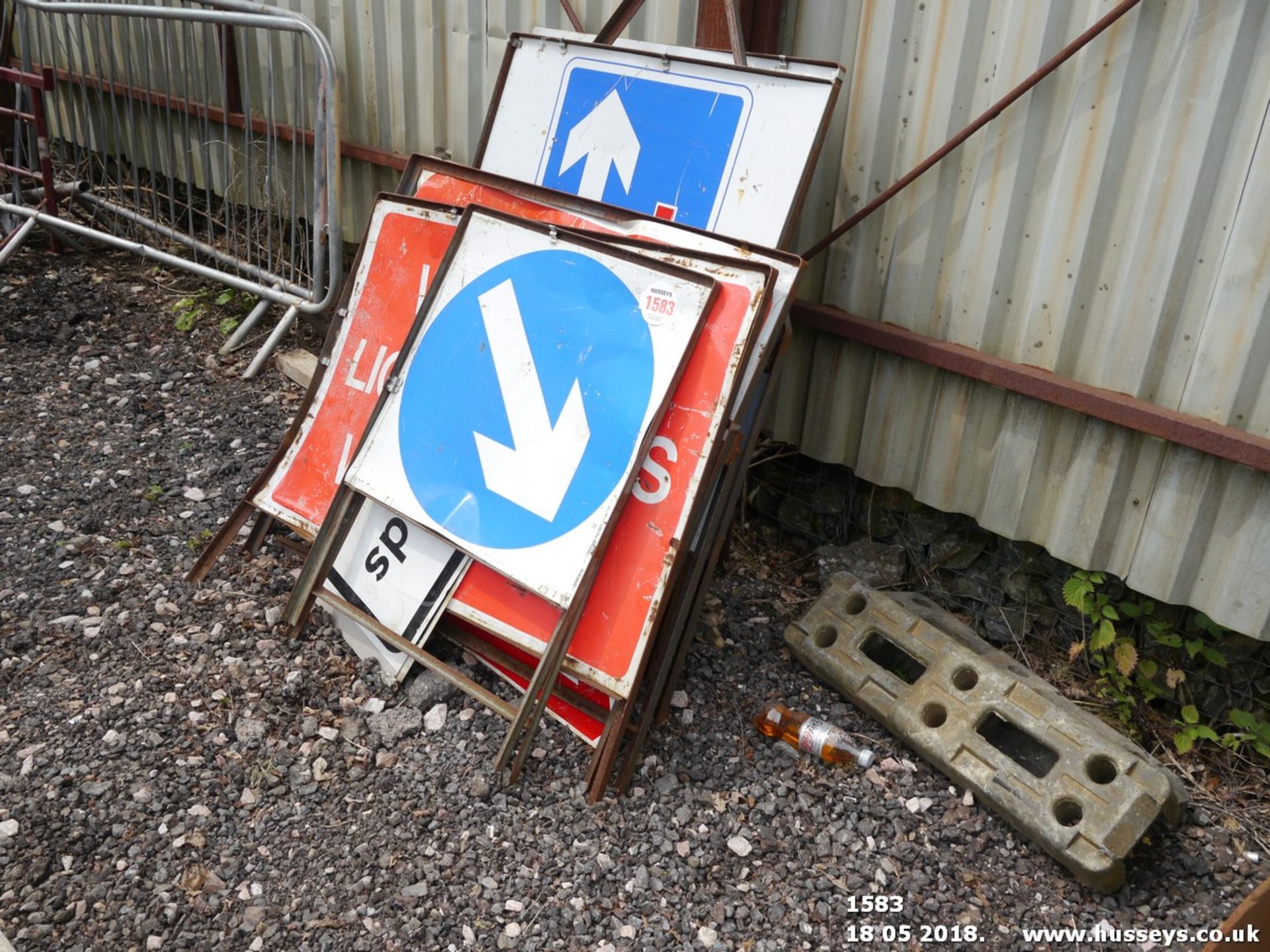 6 STEEL ROAD SIGNS