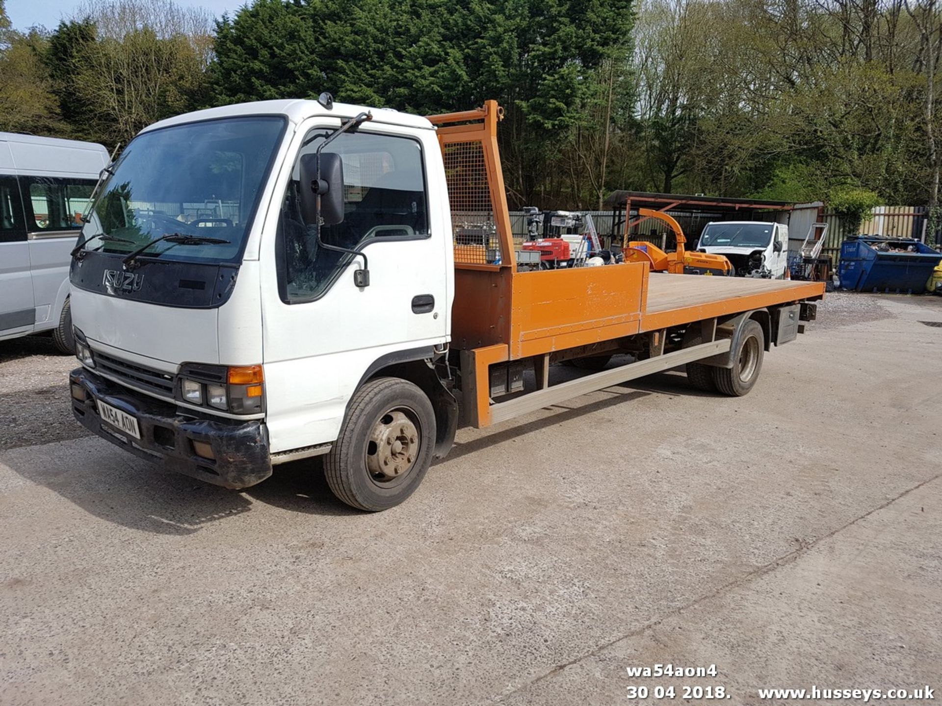 2004 ISUZU NQR70 FLAT BED LORRY - Image 4 of 6