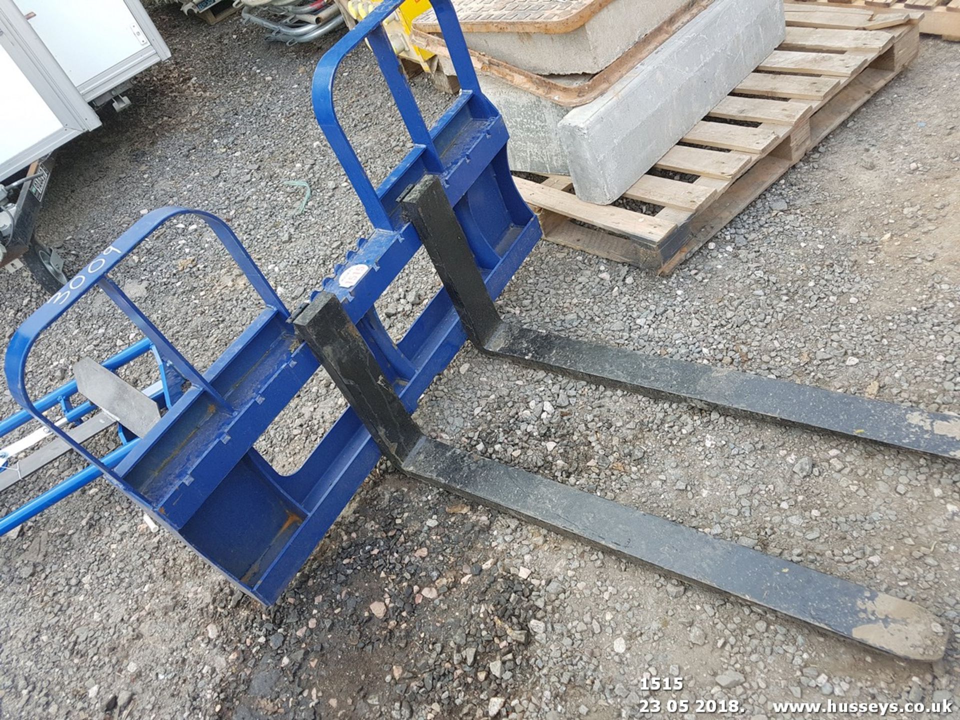 EURO BRACKET FORK LIFT STOCK & FORKS