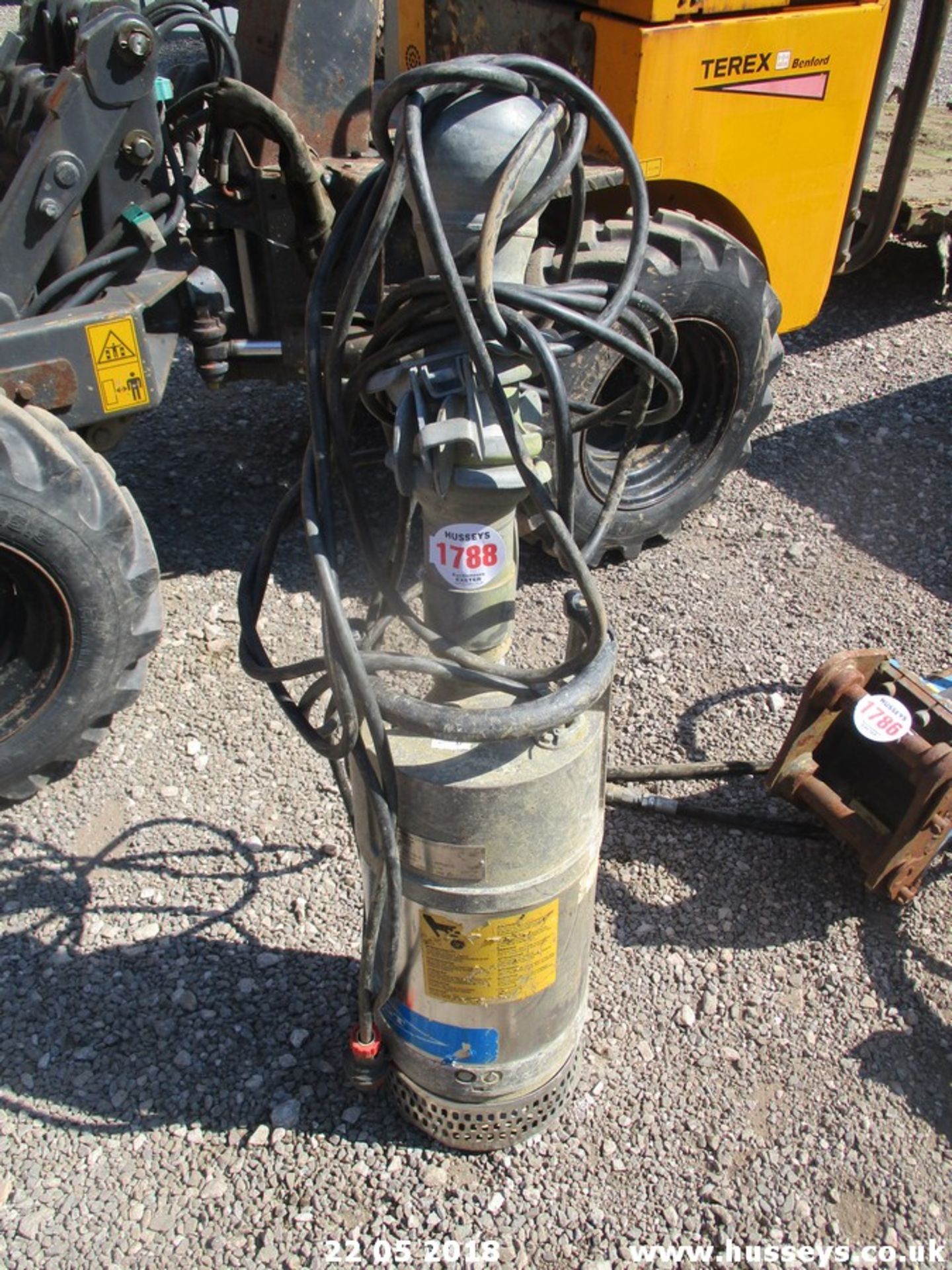 SUBMERSIBLE PUMP