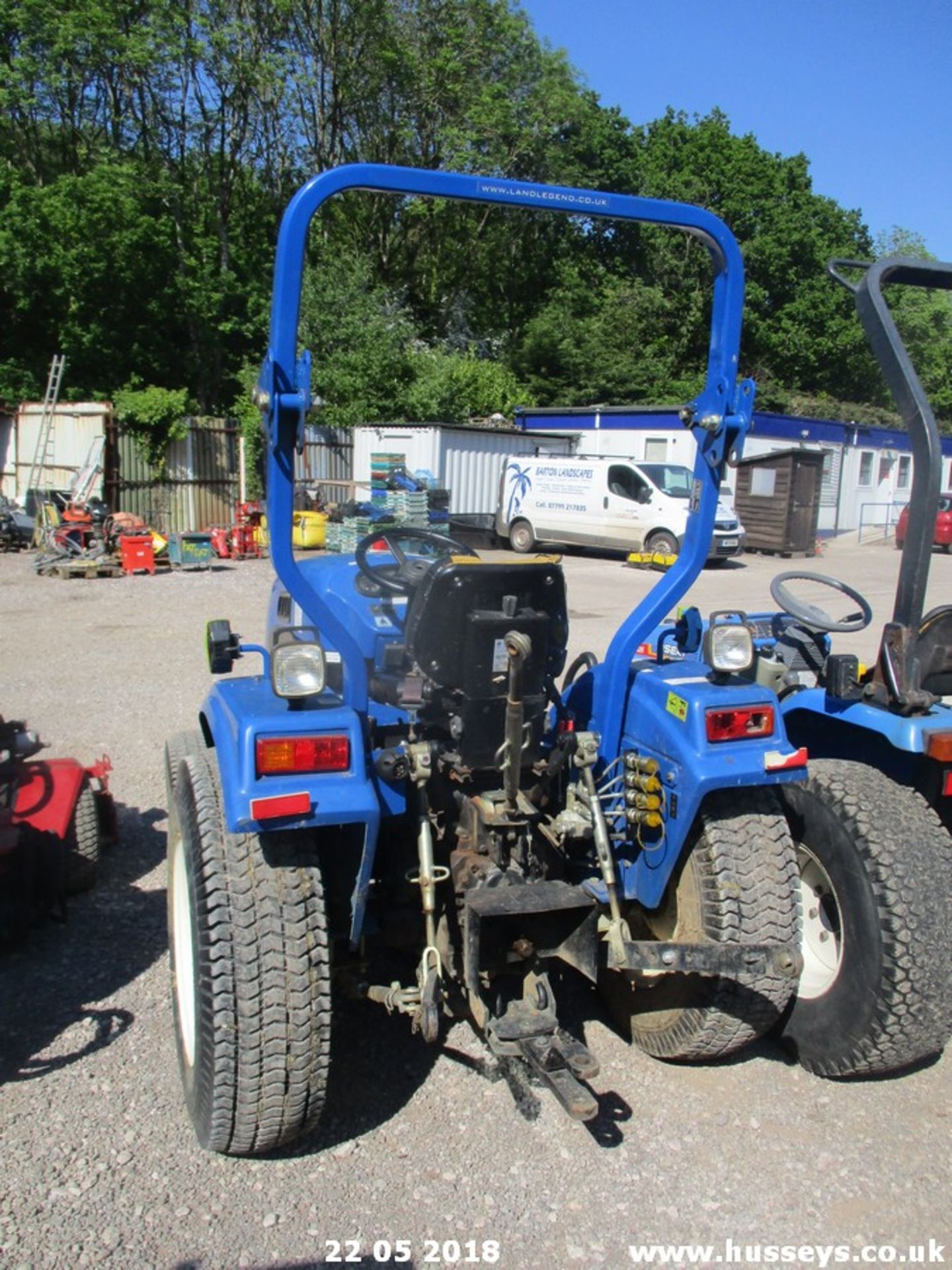 LAND LEGEND COMPACT TRACTOR 662HRS STARTS RUNS DRIVES - Image 3 of 4