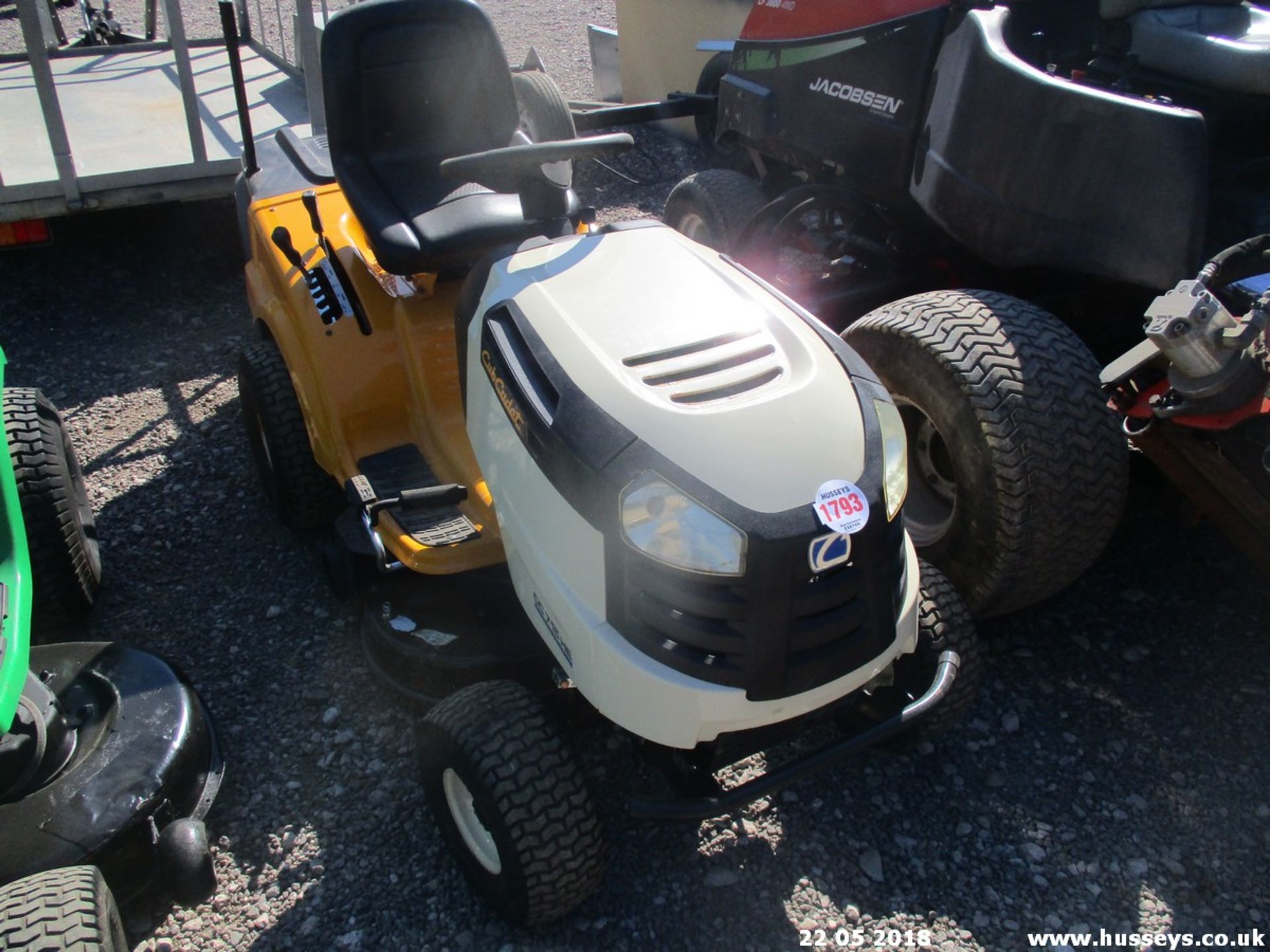 CUB CADET MOWER & COLLECTOR