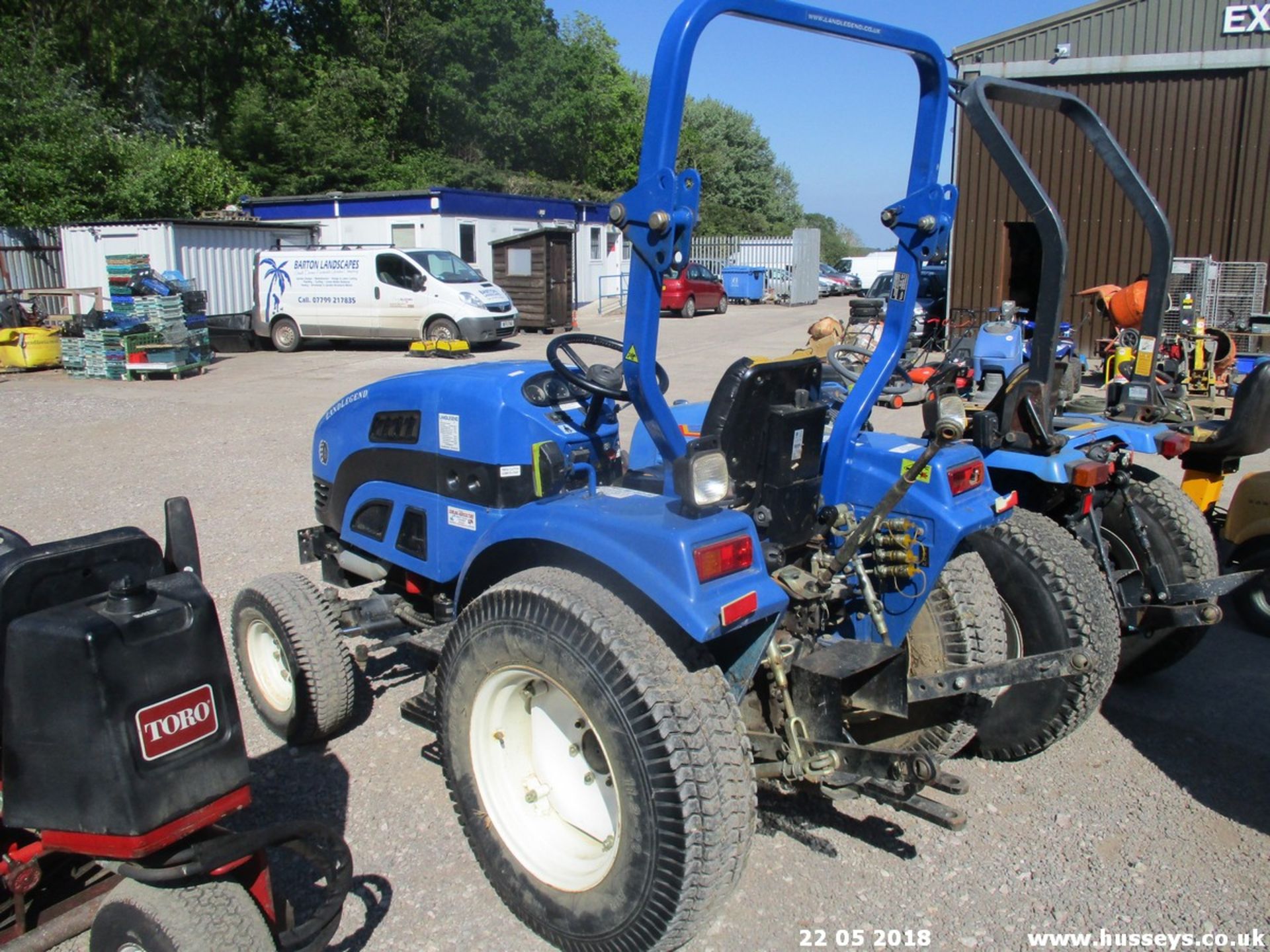 LAND LEGEND COMPACT TRACTOR 662HRS STARTS RUNS DRIVES - Image 4 of 4