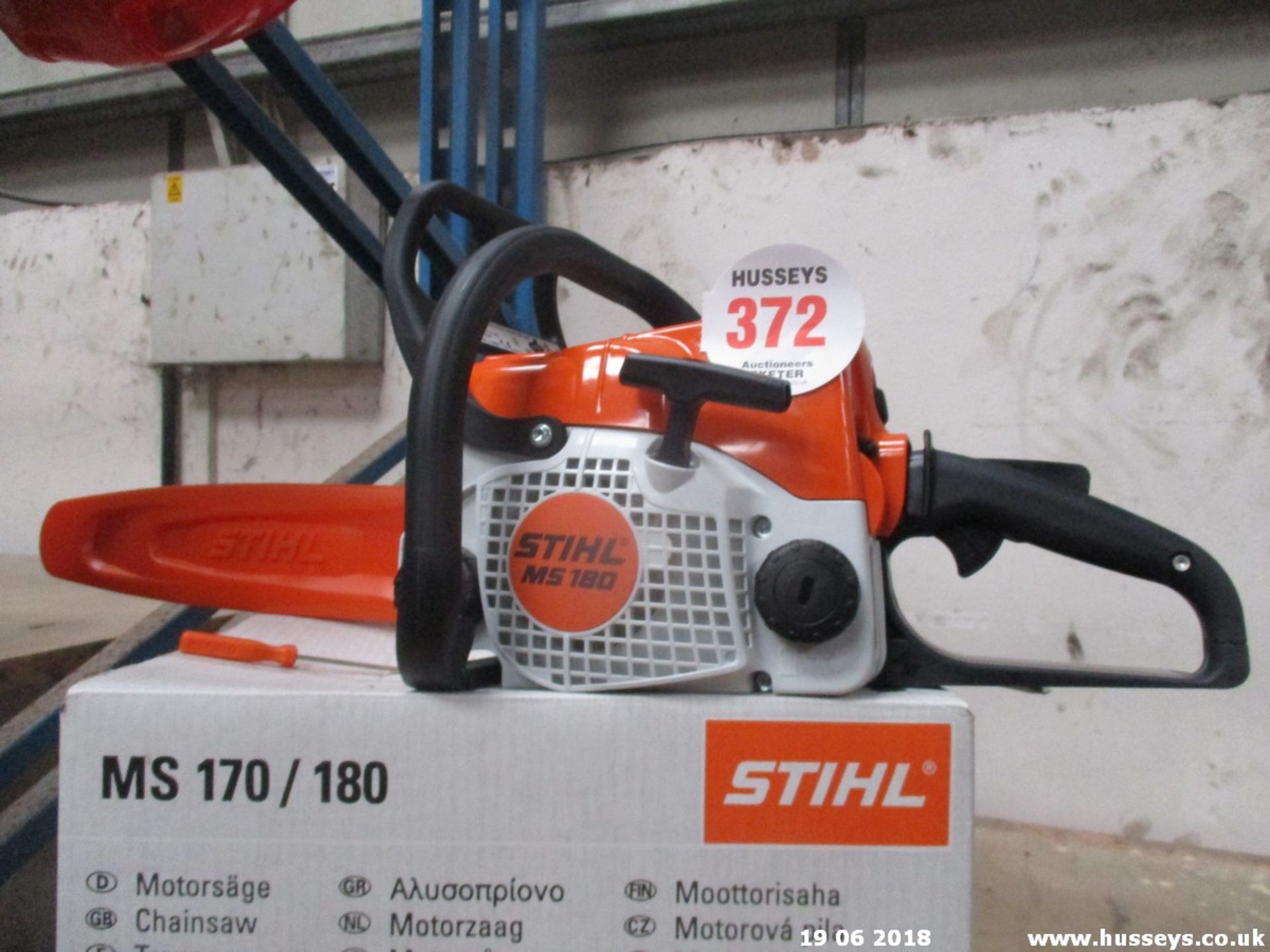 STIHL MS180 CHAINSAW (NEW)