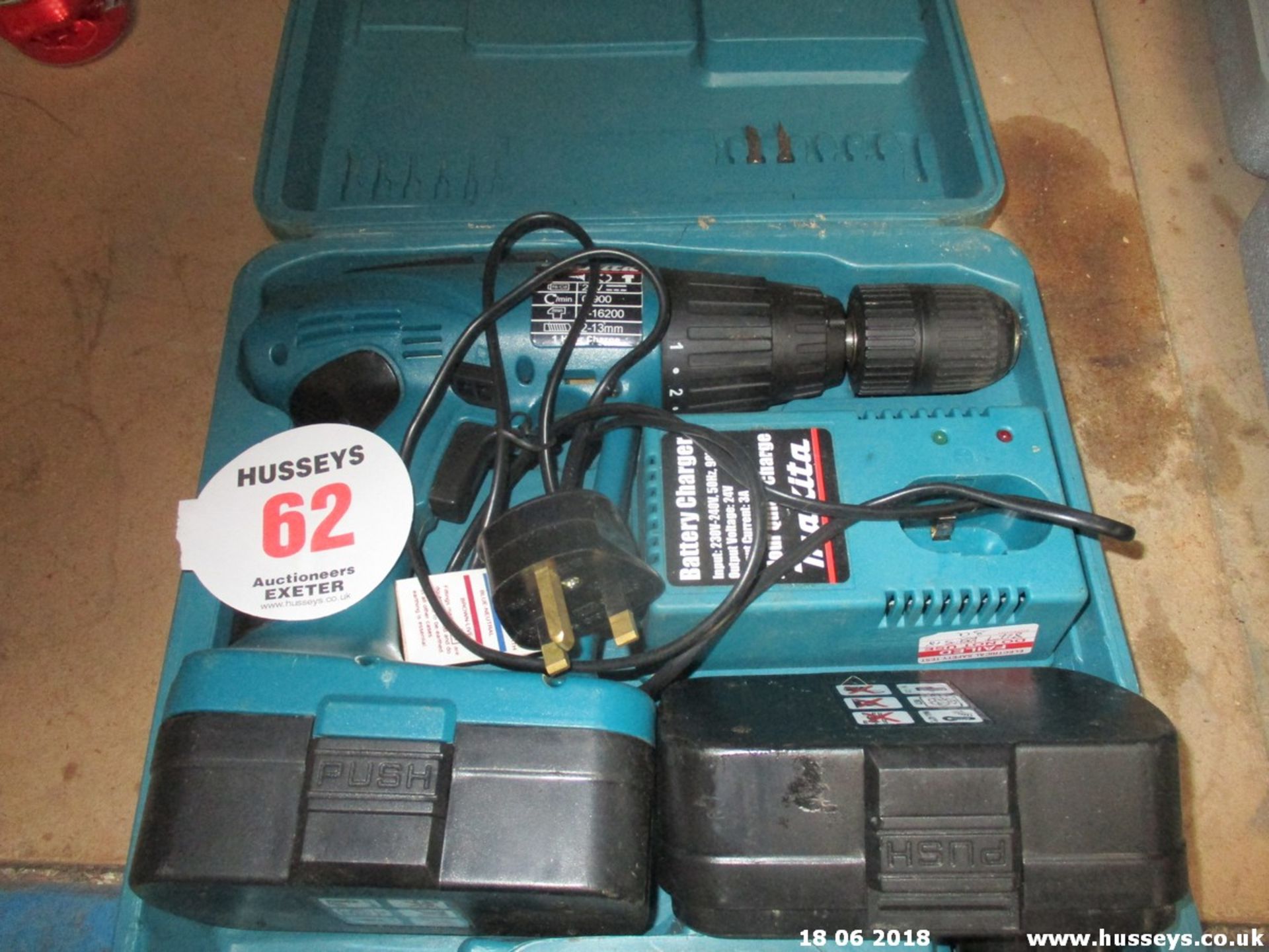 CORDLESS MAKITA DRILL C/W 2 BATTERIES & CHARGER