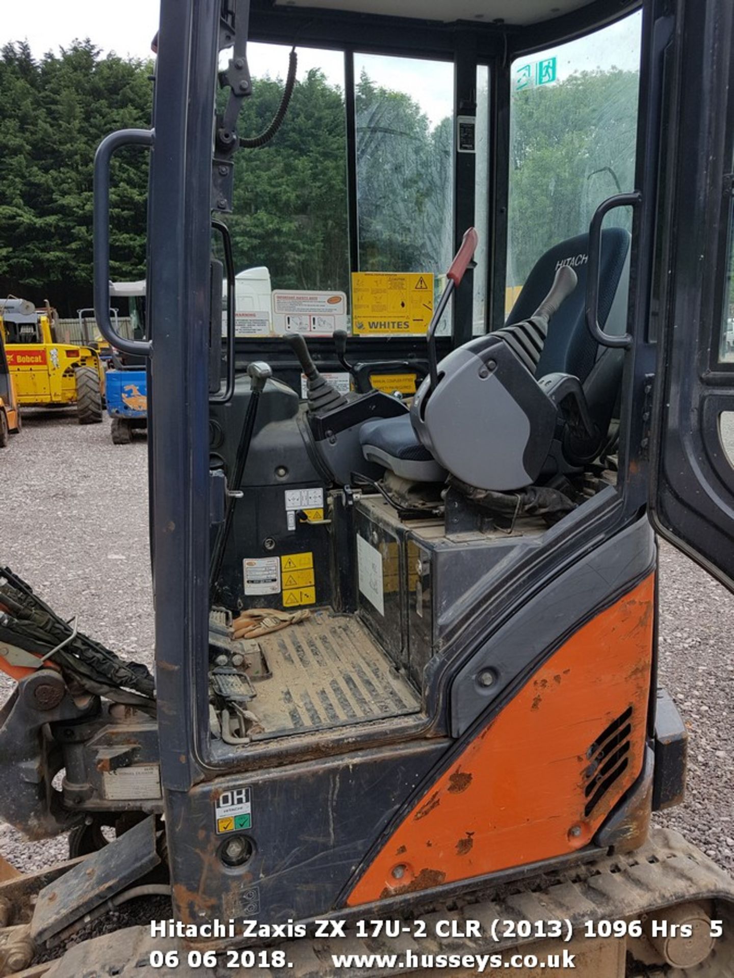 HITACHI ZAXIS 17U DIGGER 2013, 1096 RECORDED HOURS, C/W 2 BUCKETS, PIPED 719013 - Image 6 of 7