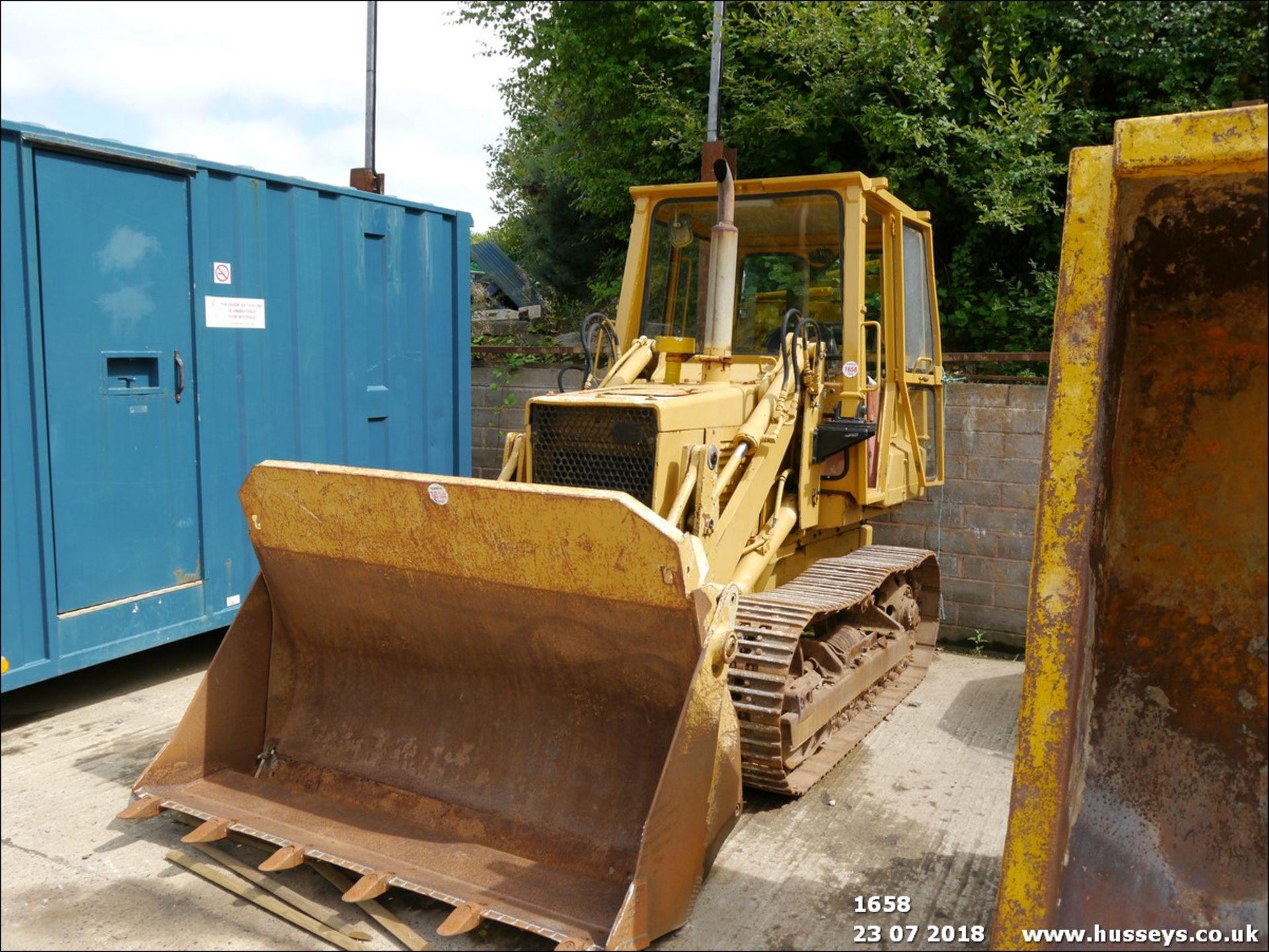 KOMATSU DROTT D3IS -17 RUNS, DRIVES, LIFTS