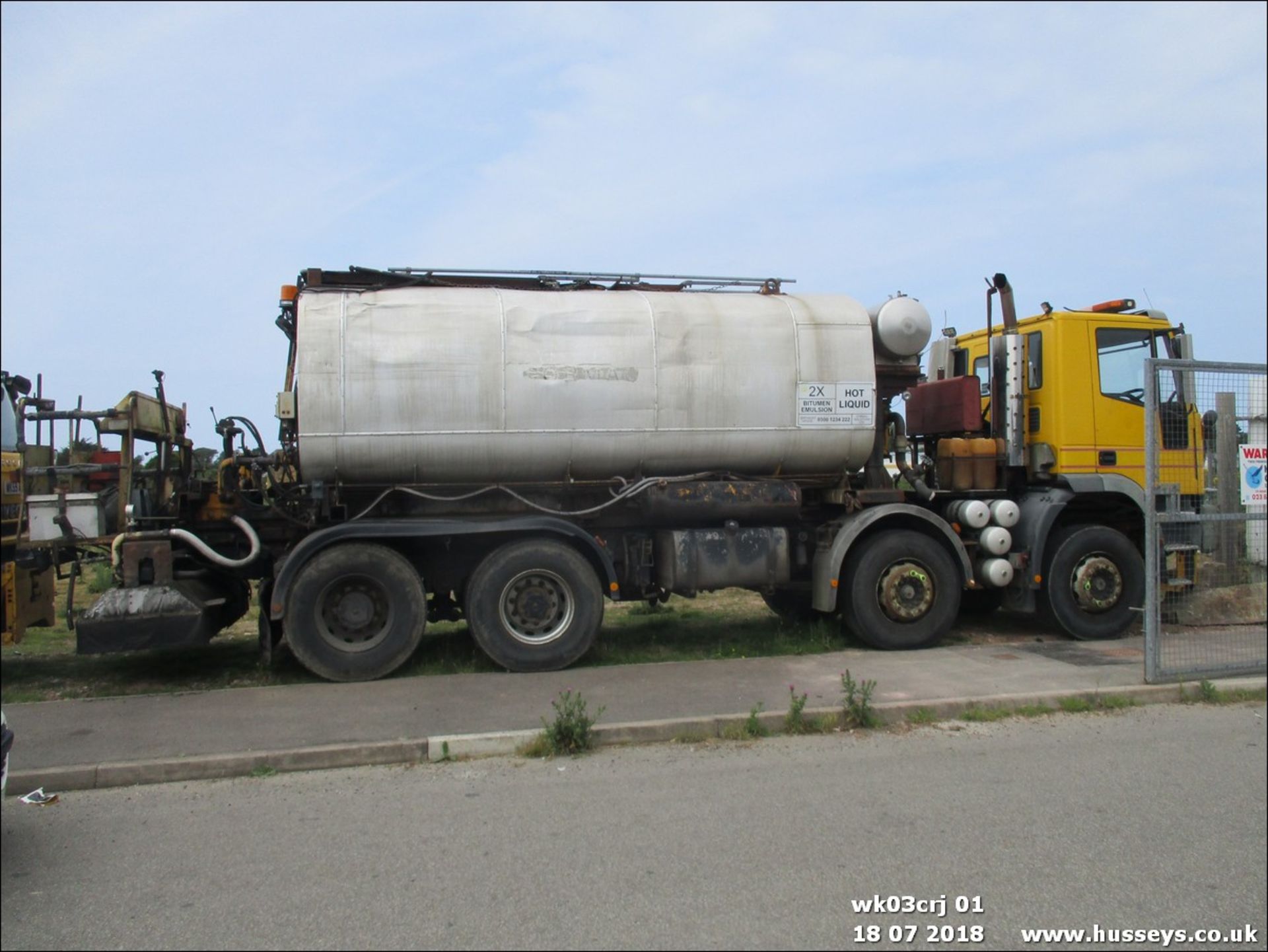 IVECO 340E38 TAR TANKER 2003