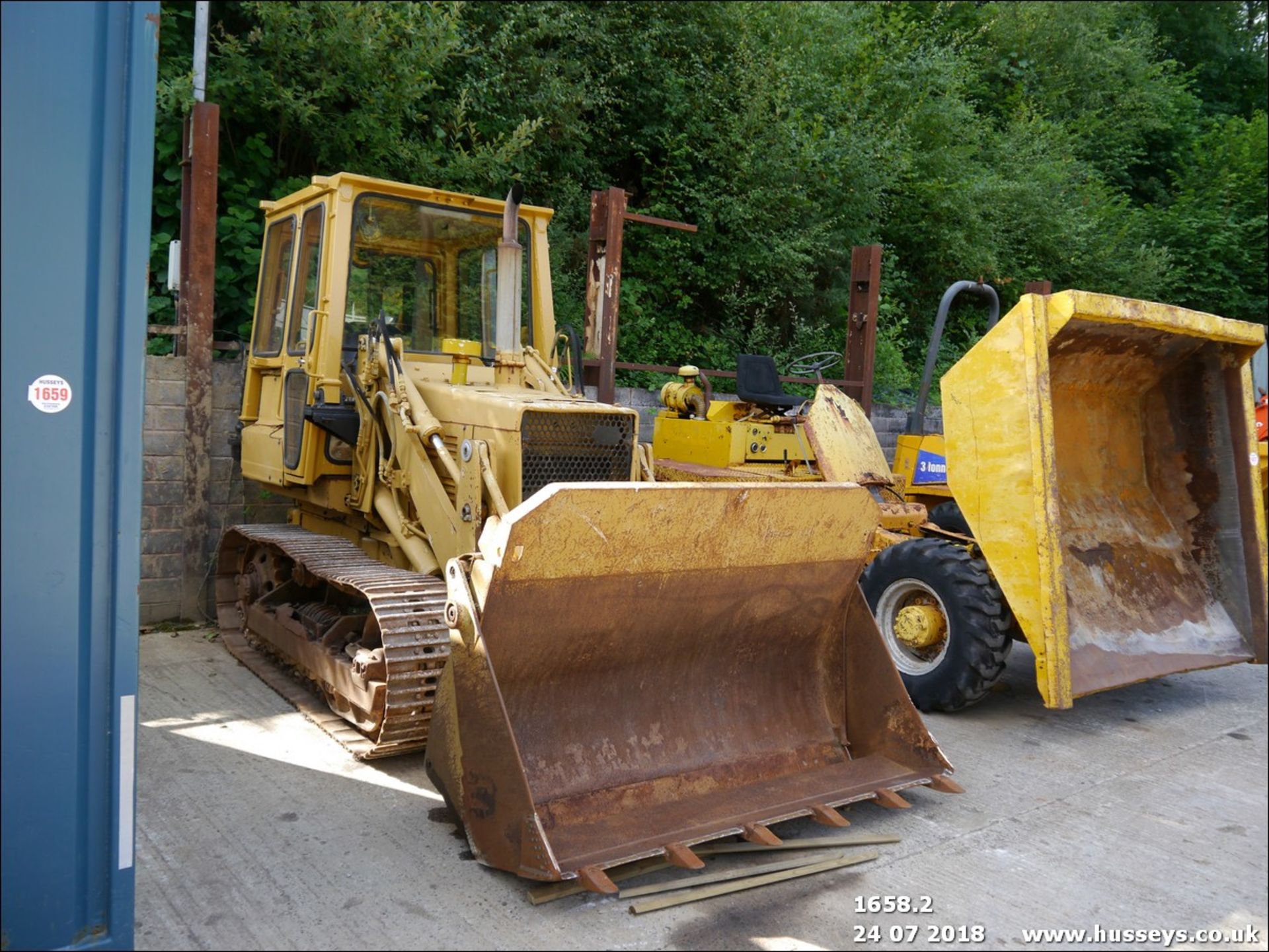 KOMATSU DROTT D3IS -17 RUNS, DRIVES, LIFTS - Image 3 of 7