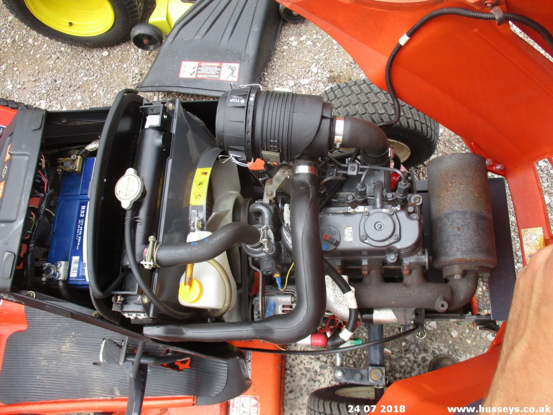 KUBOTA G2160 DSL RIDE ON MOWER EU08MZV RUNS DRIVES CUTS - Image 4 of 5