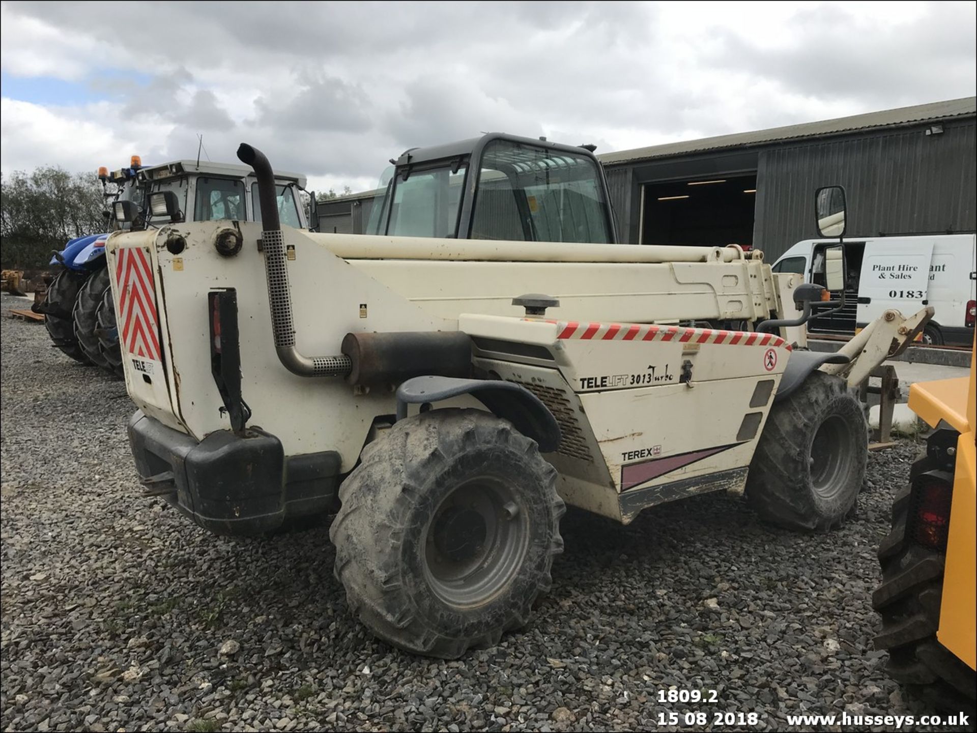 TEREX TELELIFT 3013 TELEHANDLER 2002 6426 HRS RUNS, DRIVES, LIFTS. JACKLEGS - Image 3 of 11