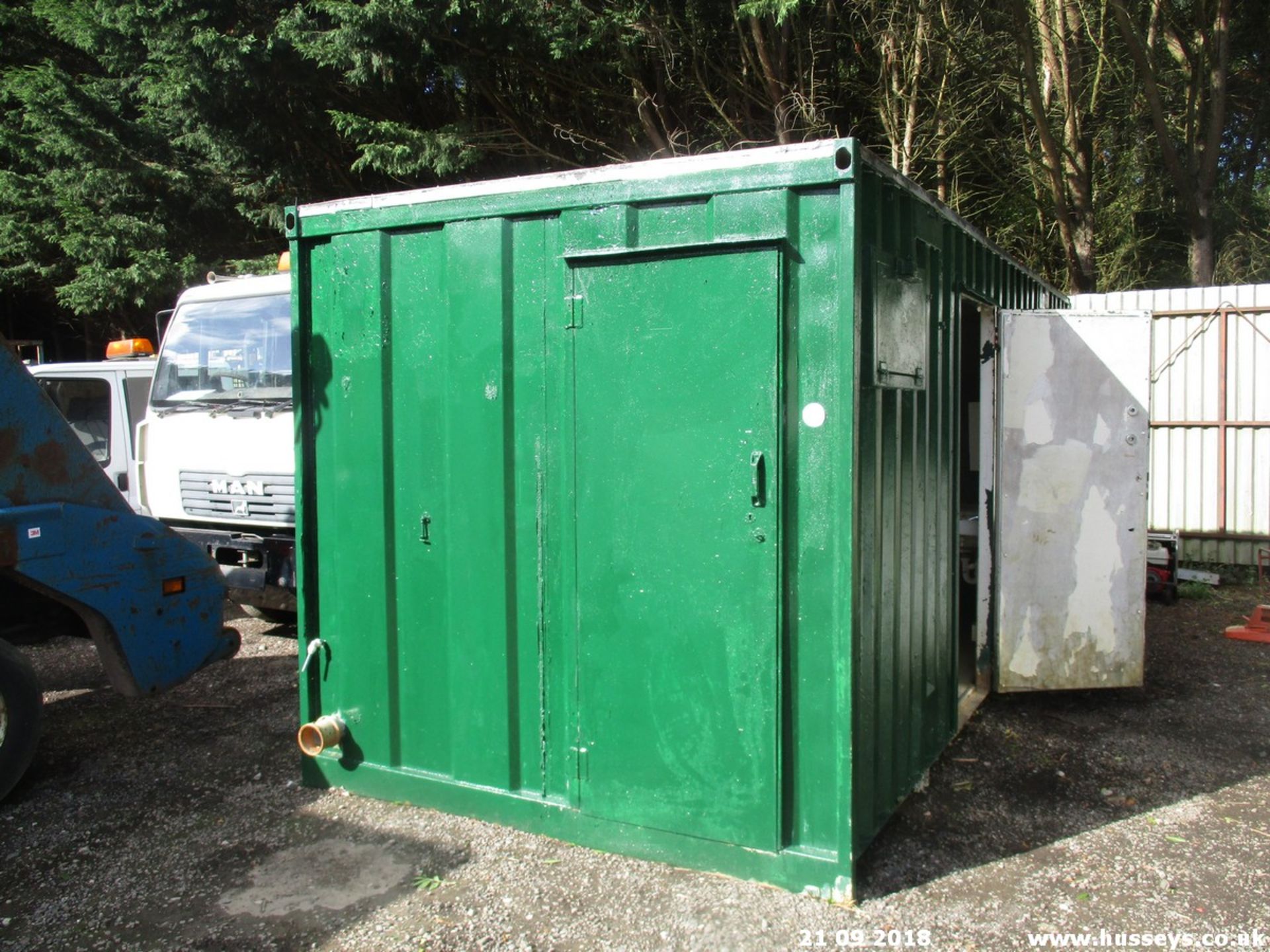 TOILET BLOCK (4 WCS)