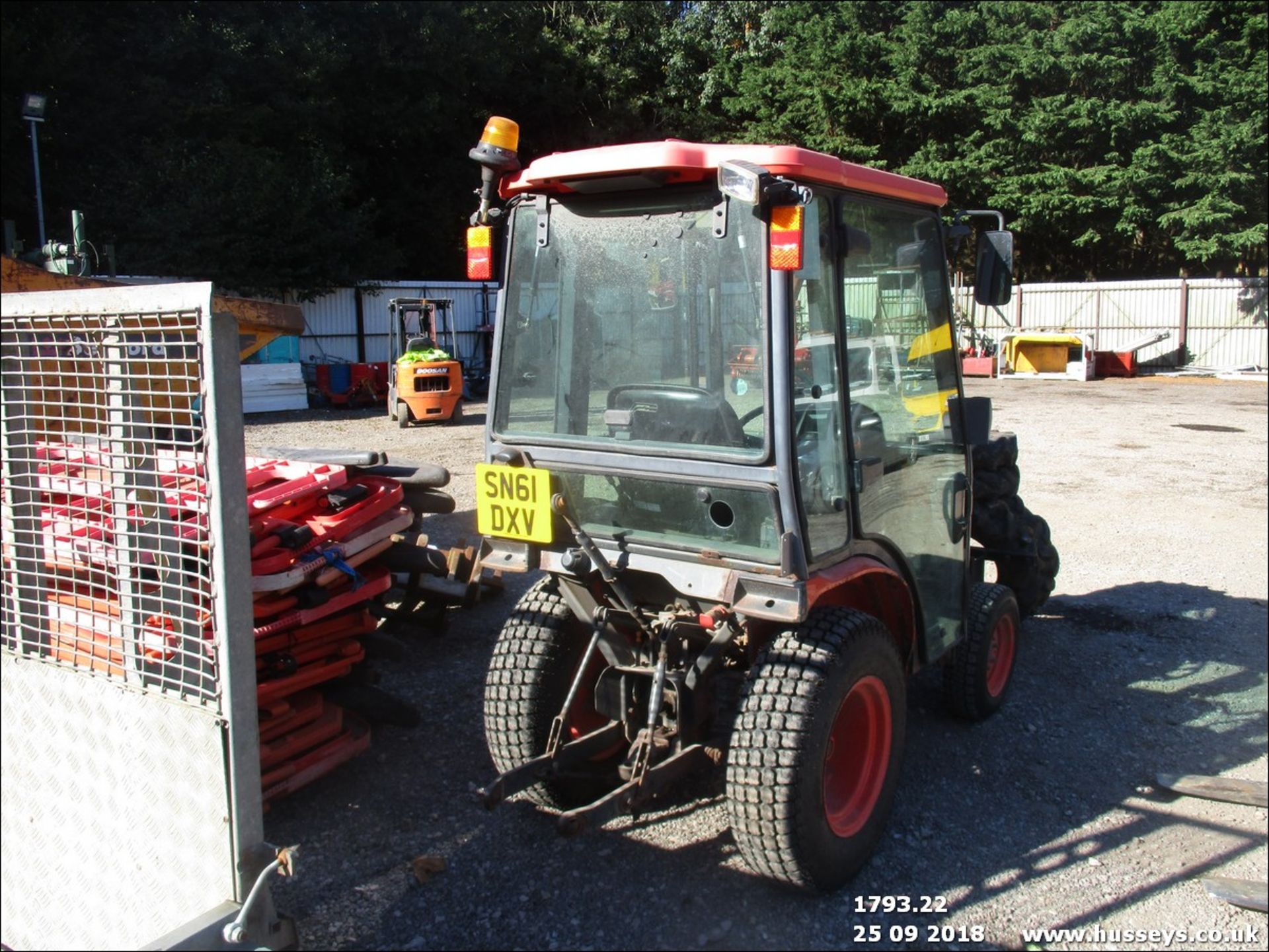 KUBOTA B2230 COMPACT TRACTOR 1027 HRS. - Image 4 of 4