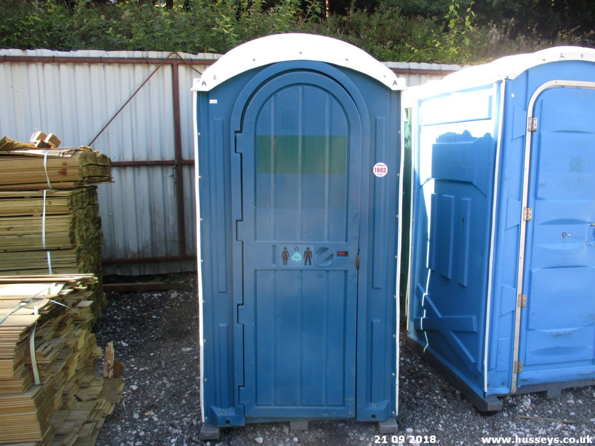 PORTABLE TOILET