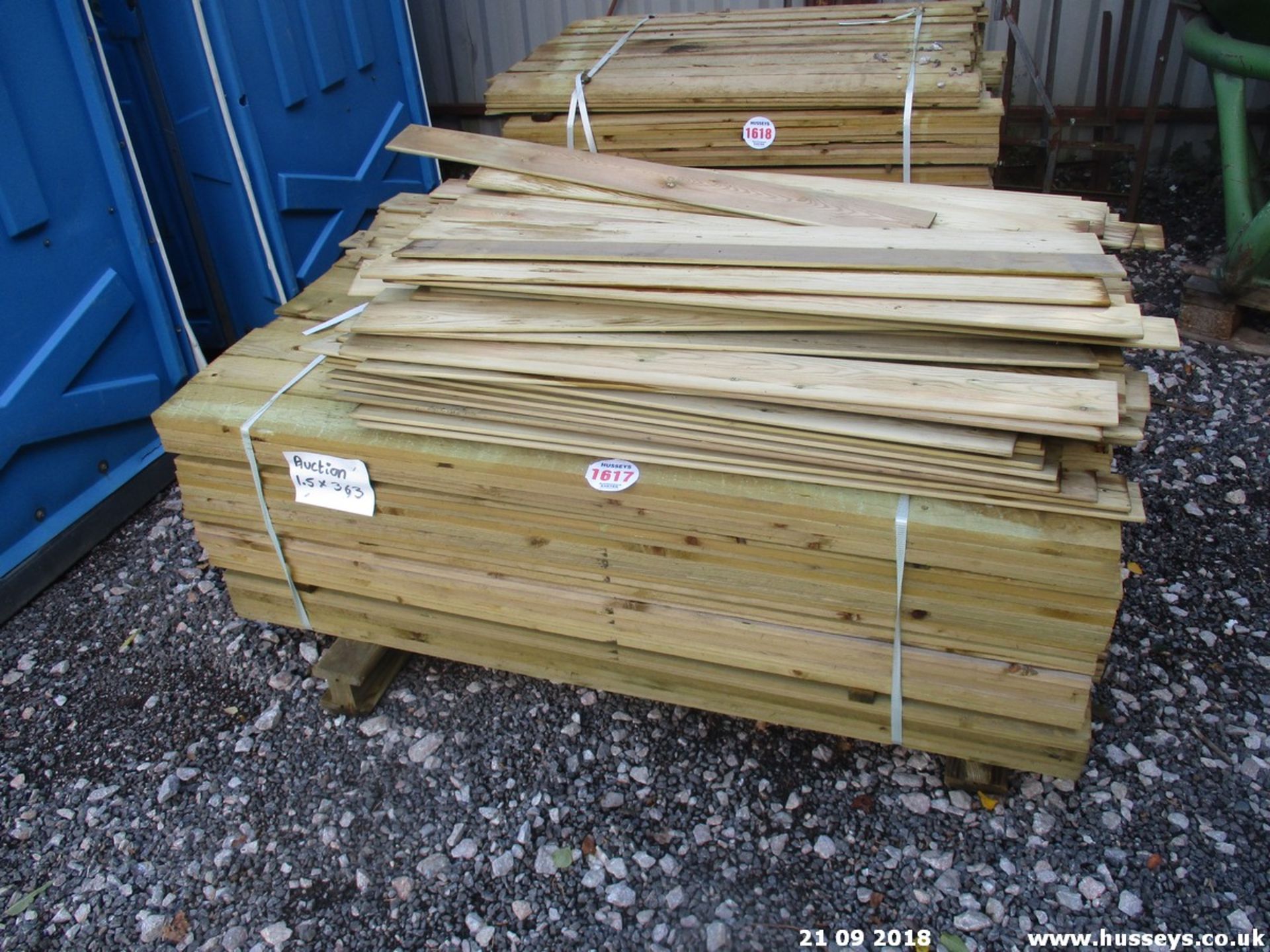 PALLET OF FEATHER EDGE BOARD