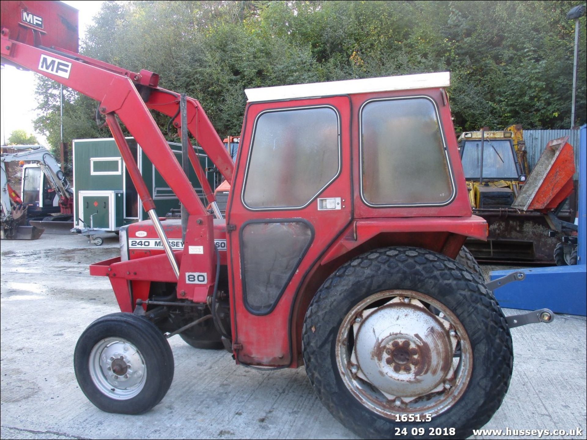 MASSEY FERGUSON 240 TRACTOR - Image 5 of 5