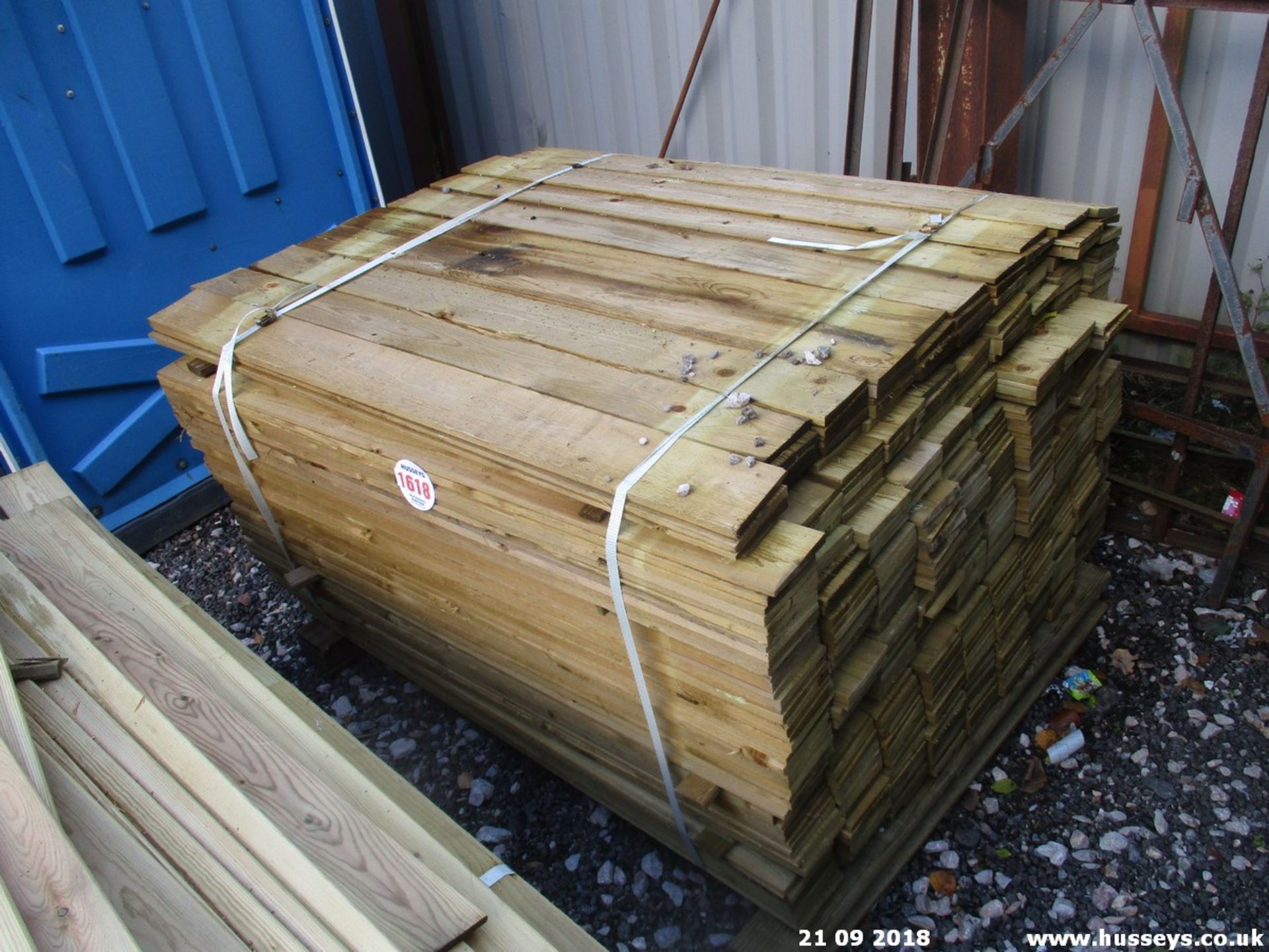 PALLET OF FEATHER EDGE BOARD