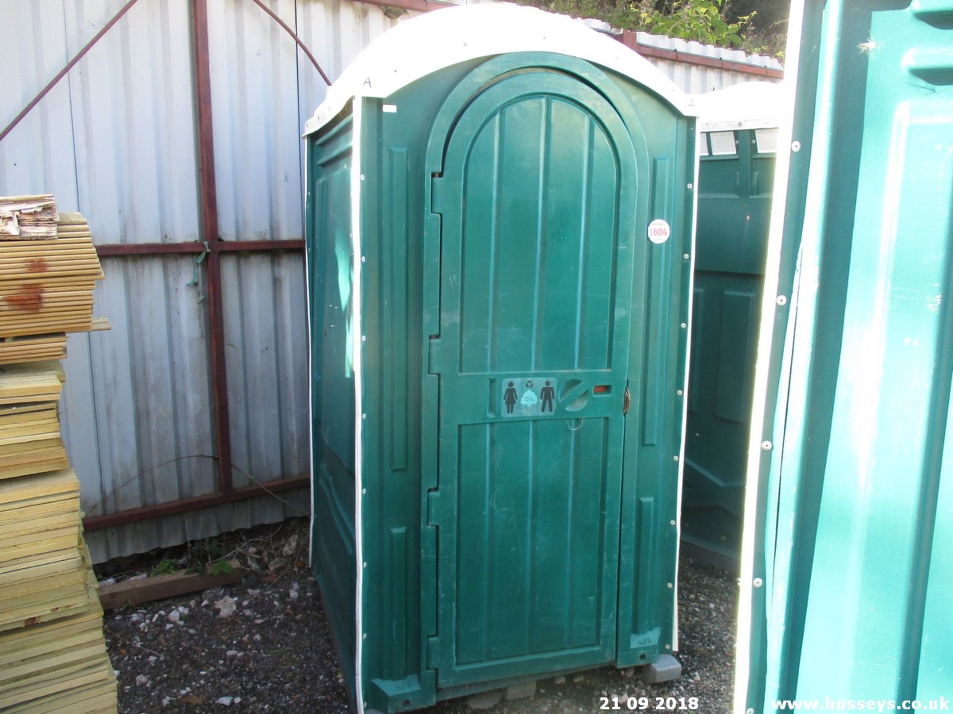 PORTABLE TOILET