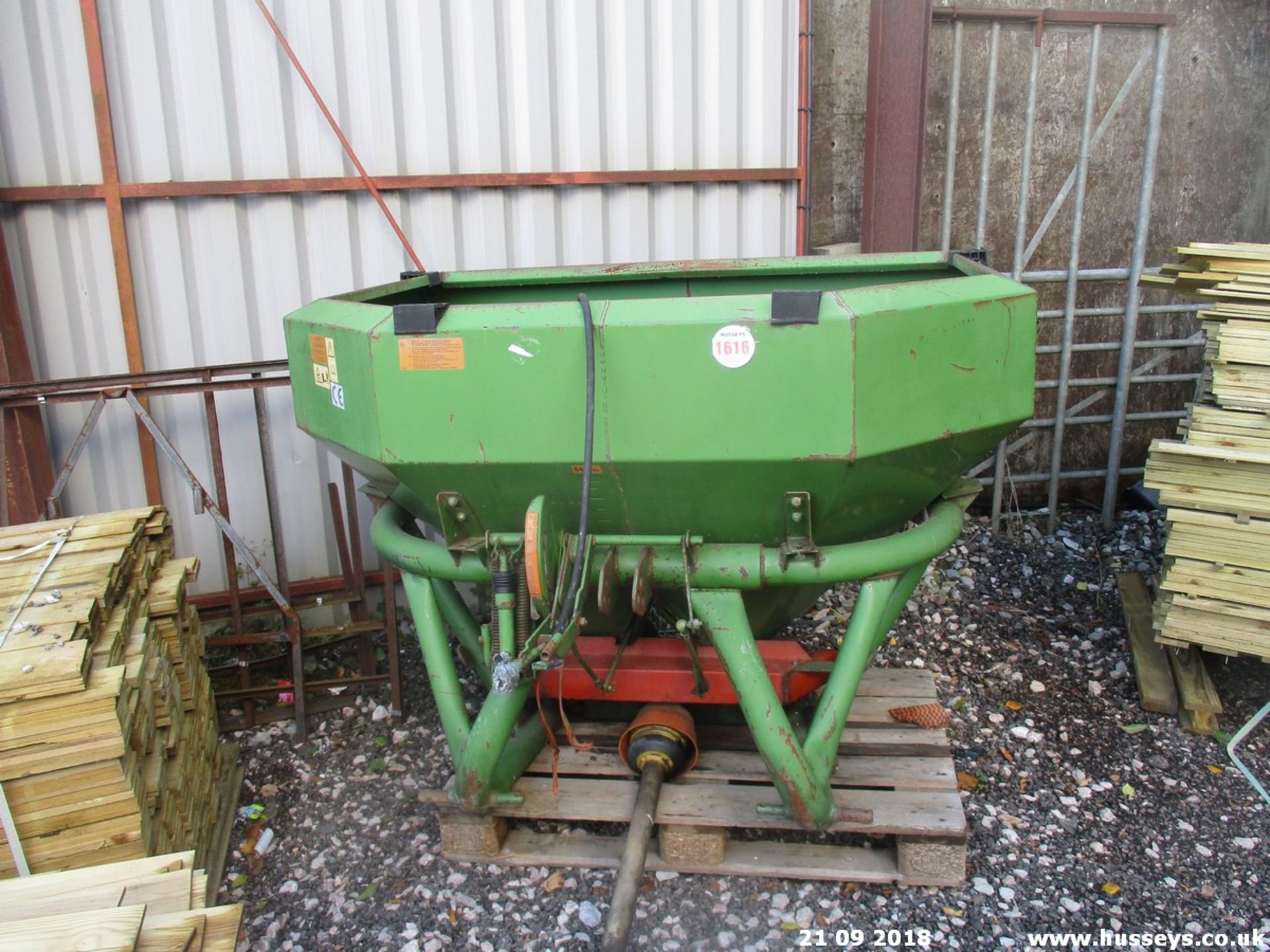 AMAZONE FERTILISER SPINNER