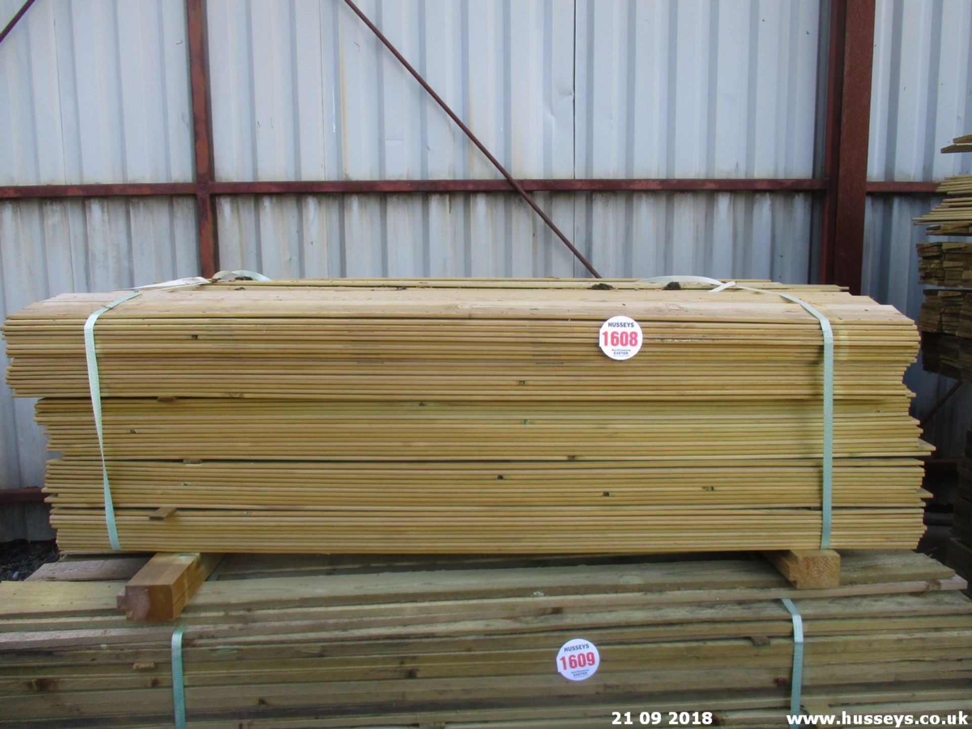 PALLET OF FEATHER EDGE