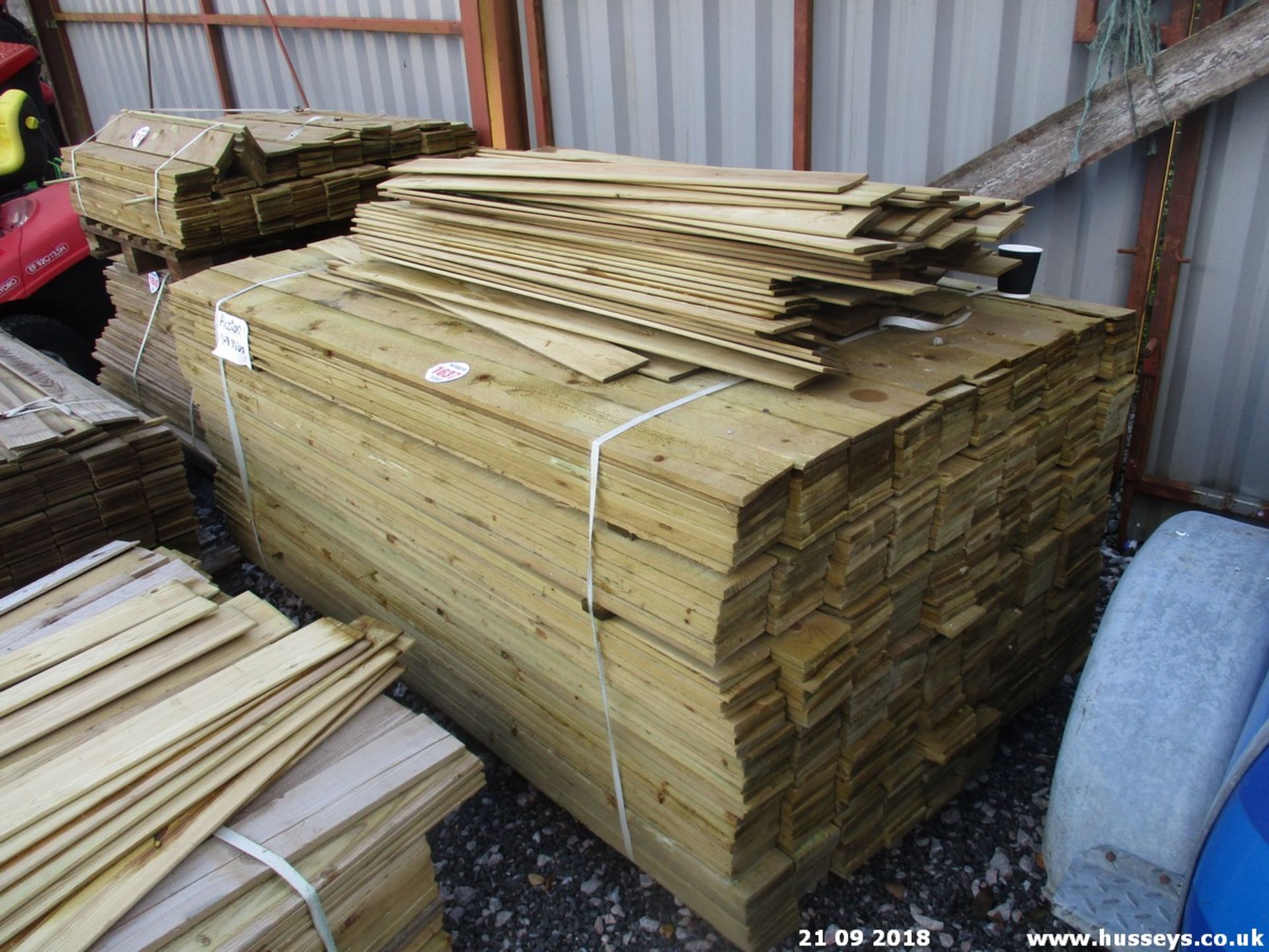 PALLET OF FEATHER EDGE BOARD