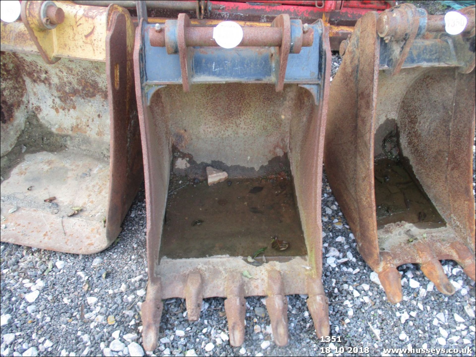 CAT 2' EXCAVATOR BUCKET