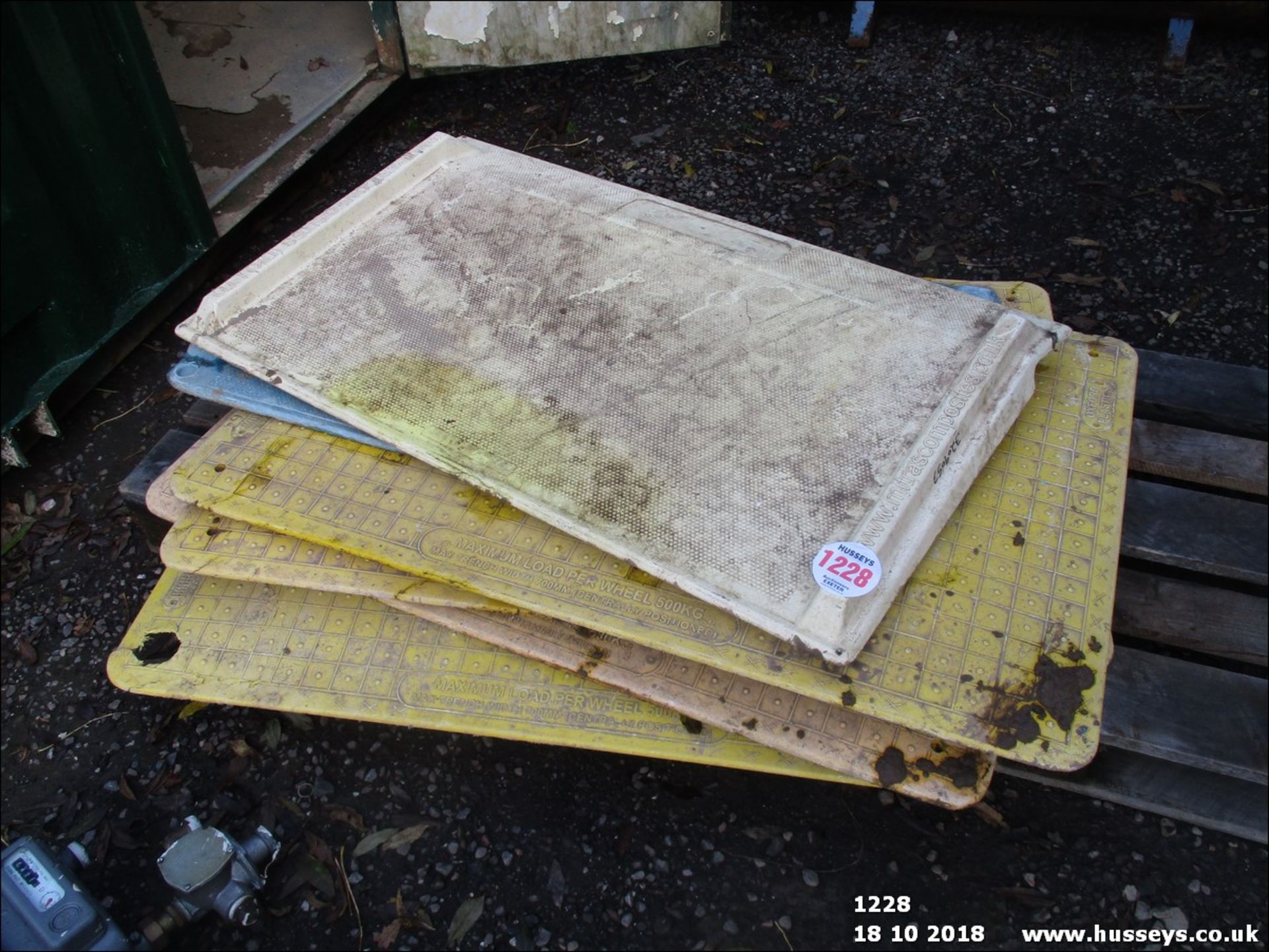 6 COMPOSITE TRENCH PLATES