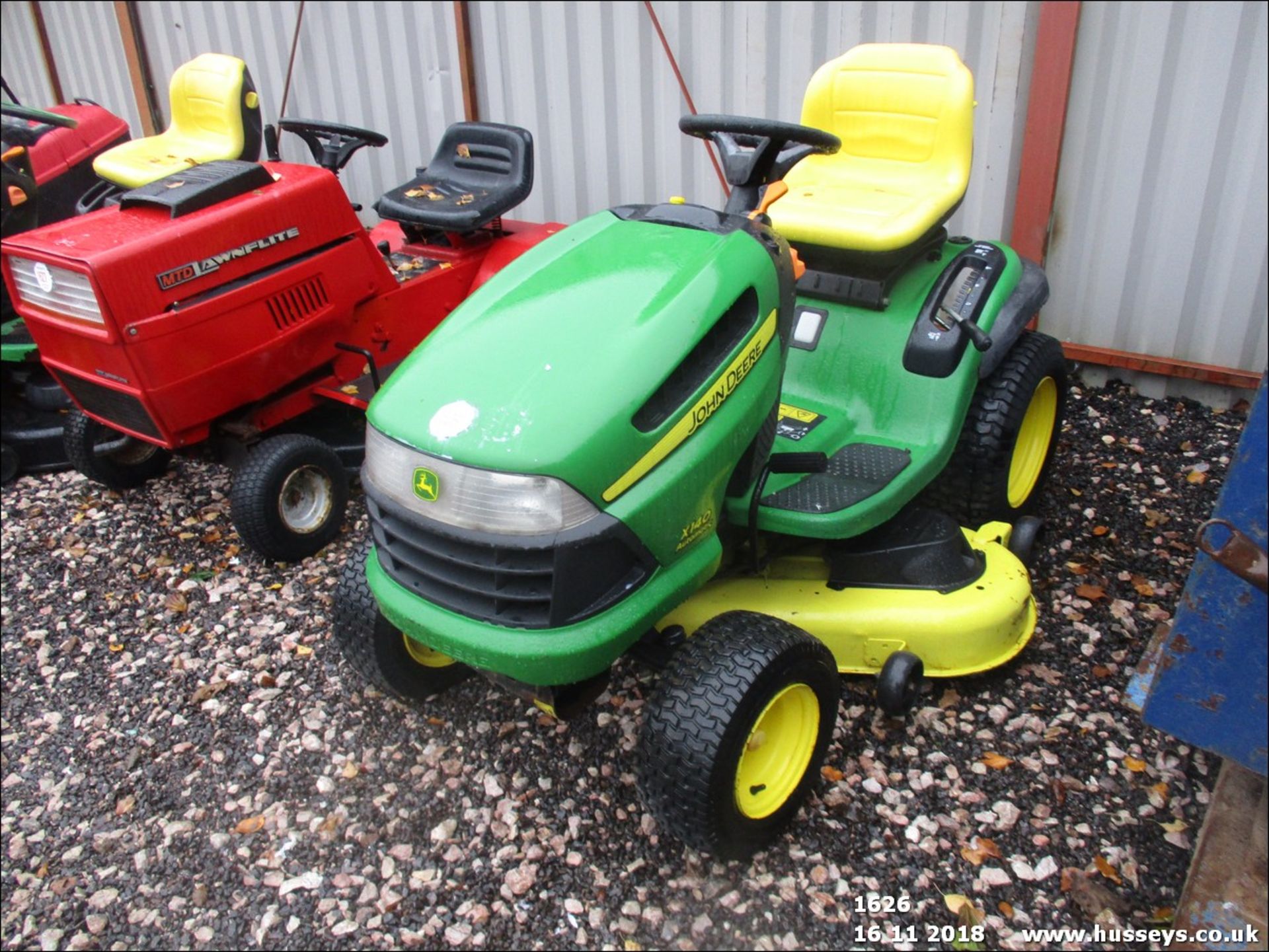 JOHN DEERE X140 MOWER