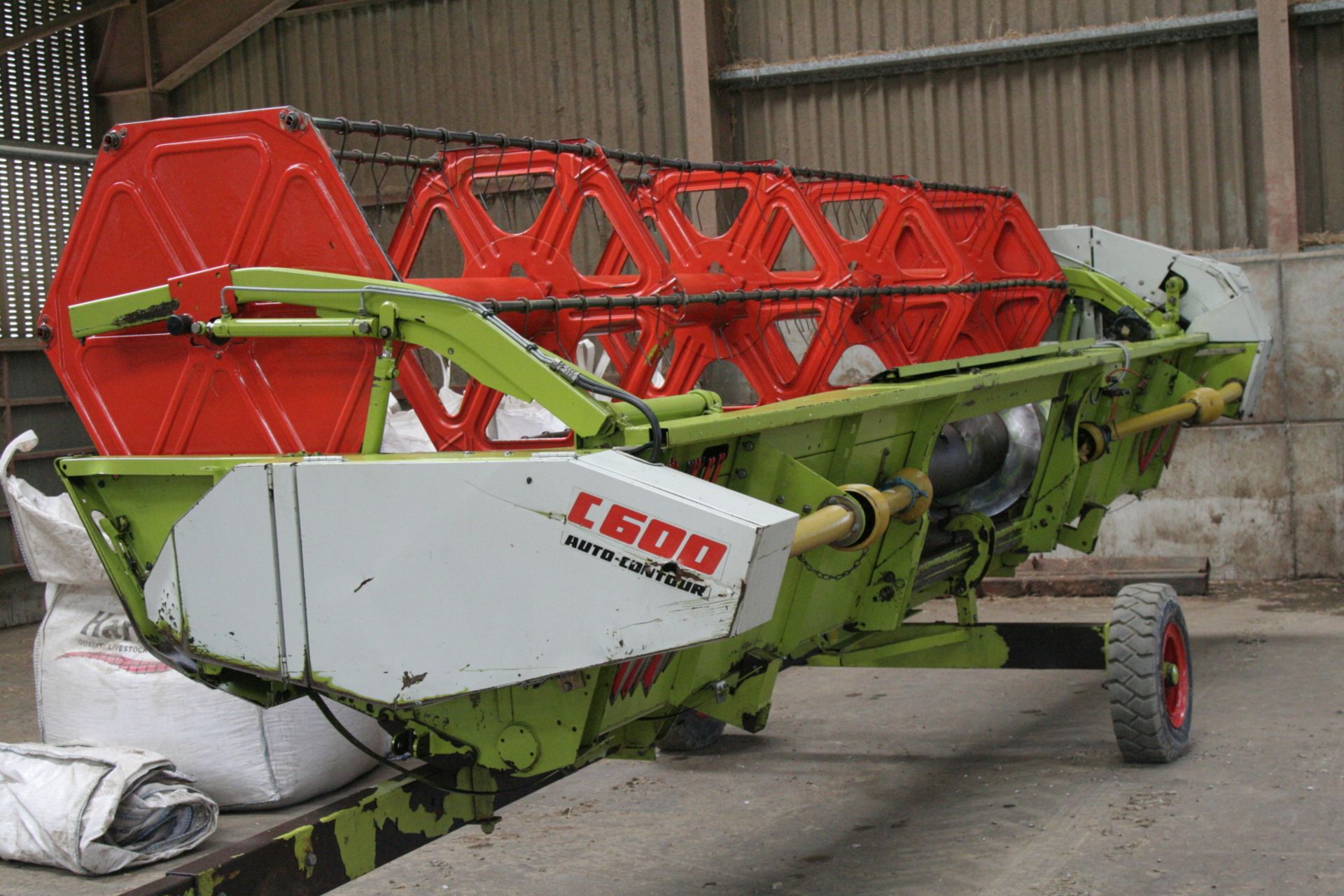 Claas Mega 218 Combine 20ft Cut L435 FSE - Image 10 of 11