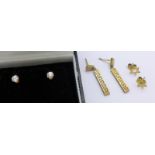 Two pairs of 9ct gold earrings, 1.