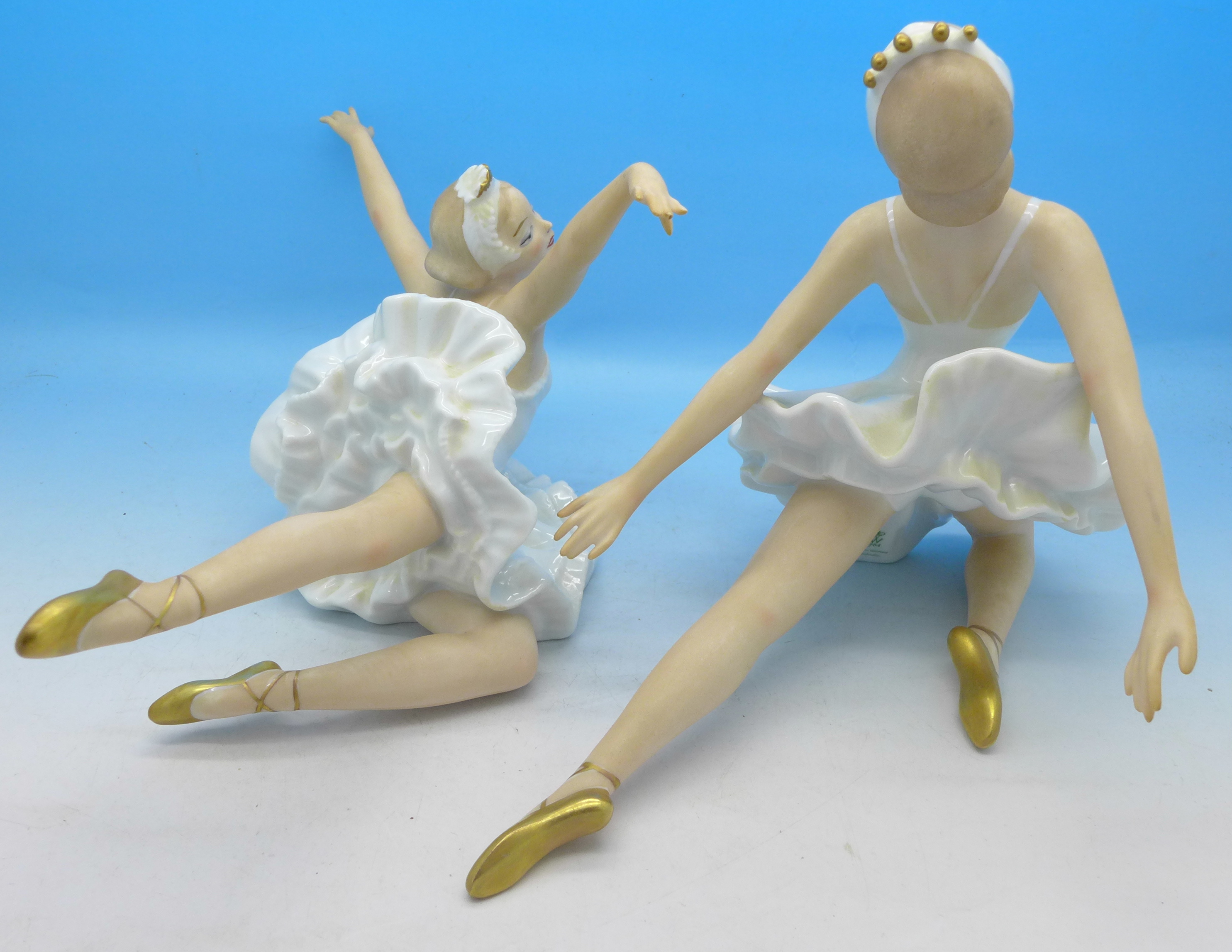 Two Wallendorf German porcelain figures of ballerinas, - Image 4 of 4