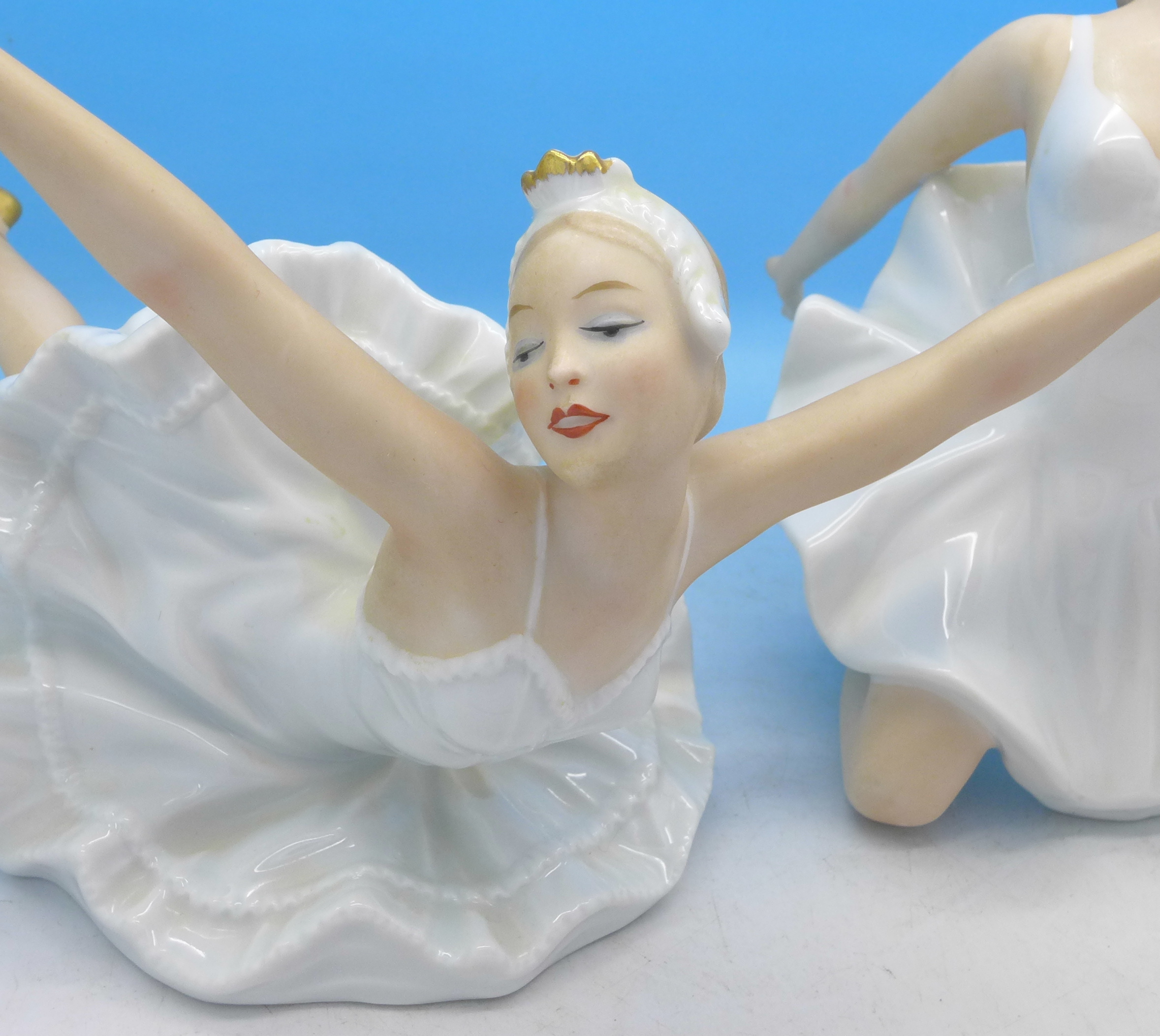 Two Wallendorf German porcelain figures of ballerinas, - Image 2 of 4