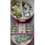 A jewellery box and costume jewellery, 0.