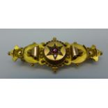 A 9ct gold sweetheart brooch, Chester 1914, 2.