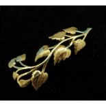 A 9ct gold brooch, 4.