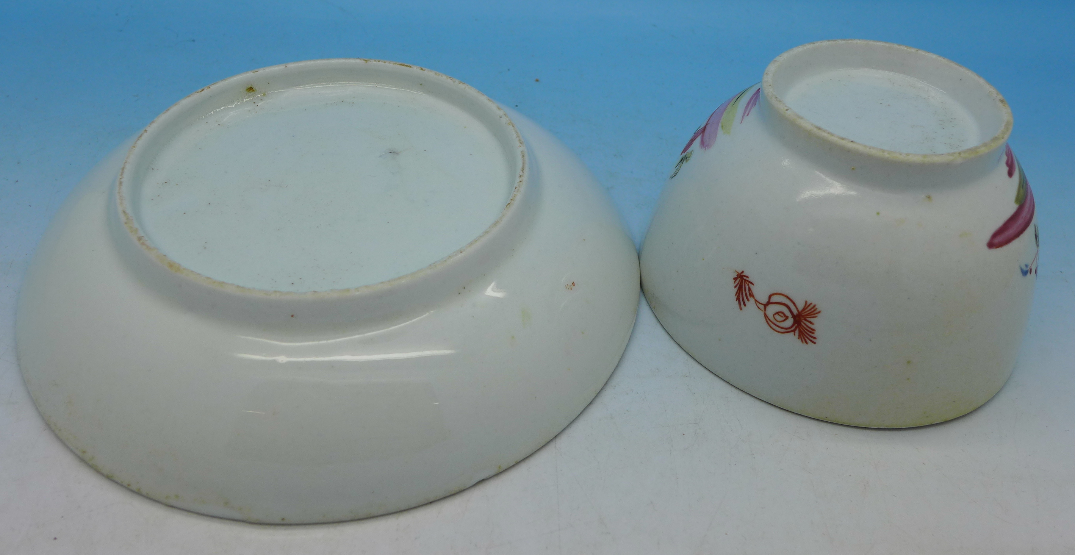 An early English tea bowl and saucer - Image 3 of 3