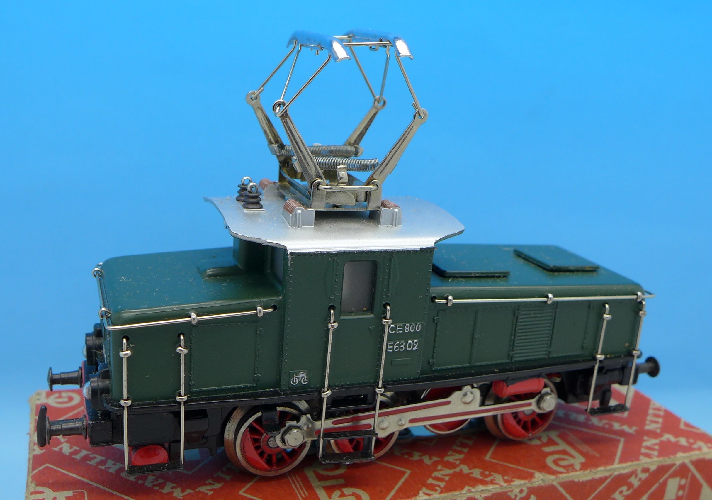 A Marklin CE800 shunting locomotive, - Image 2 of 5