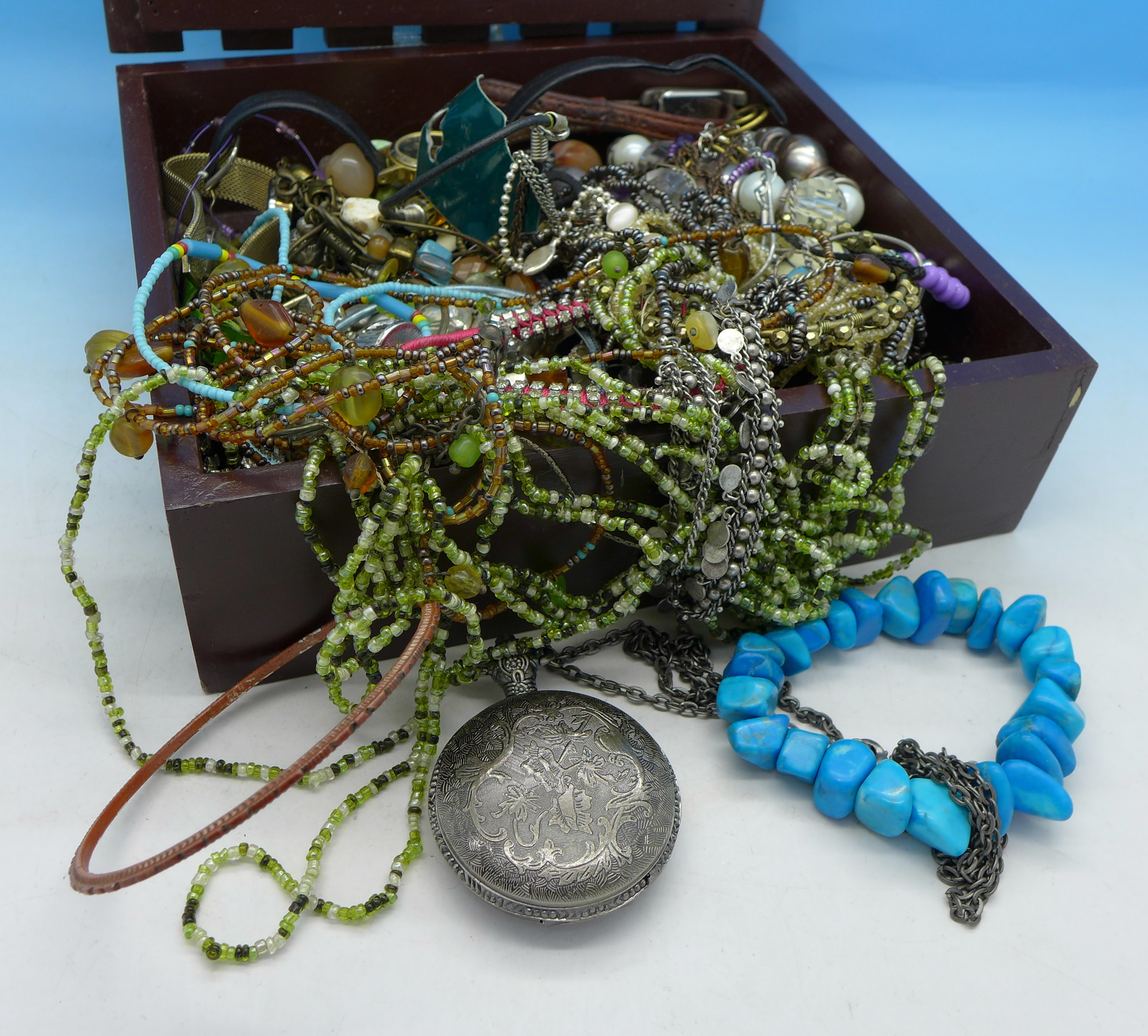 Costume jewellery, etc., total weight 1.