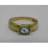 A 9ct gold and aquamarine ring, 1.