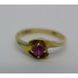 A 9ct gold and pink stone ring, 1.