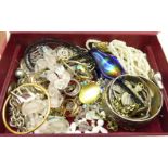 A jewellery case of costume jewellery, 0.