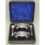 A pair of cased Victorian silver salts, Birmingham 1899,