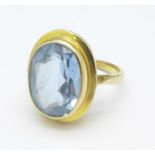 A yellow metal aquamarine set ring, 4.