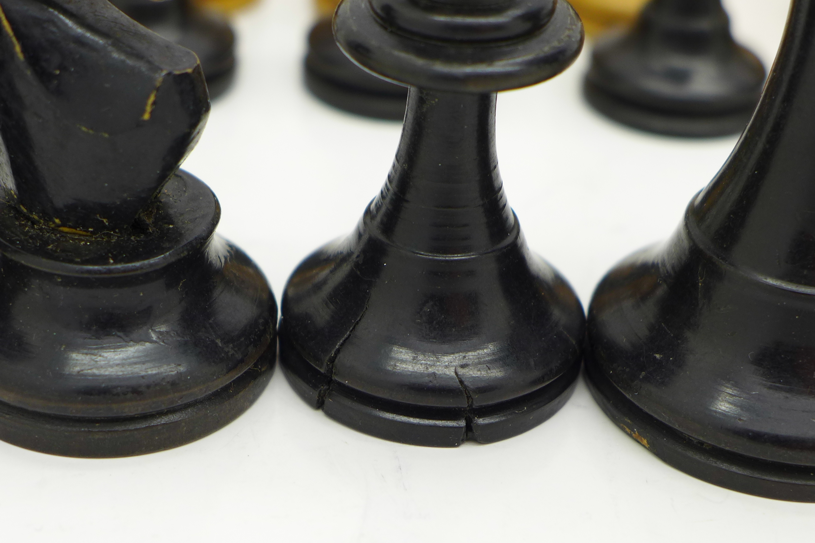 A chess set, boxed, height of king 73mm, - Image 2 of 5