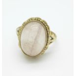 A 9ct gold cabochon stone set ring, 4.